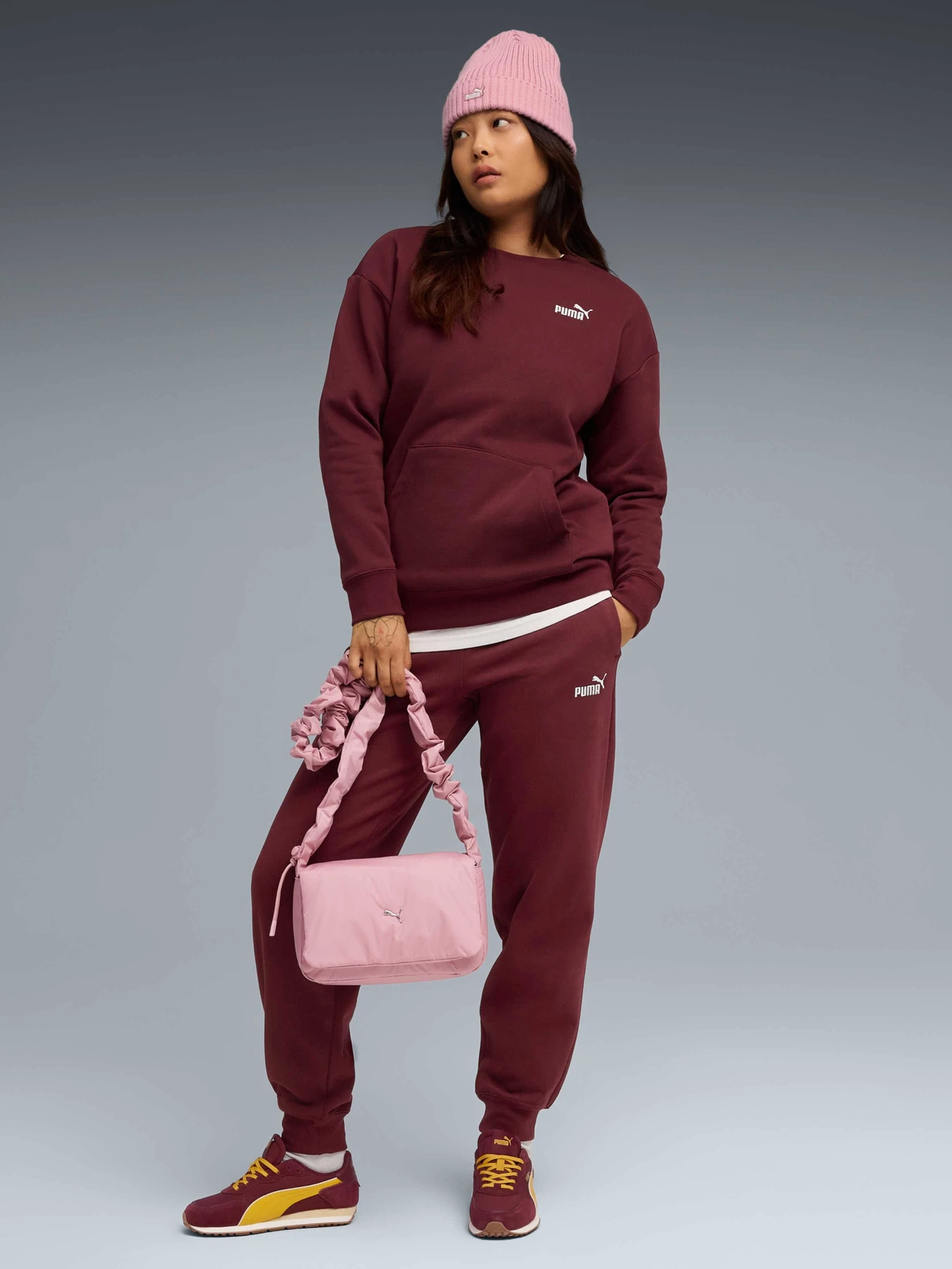 Костюмы PUMA Sweat Suit Relaxed Fl модель 688160 Костюмы PUMA Sweat Suit Relaxed Fl модель 688160 Фото
