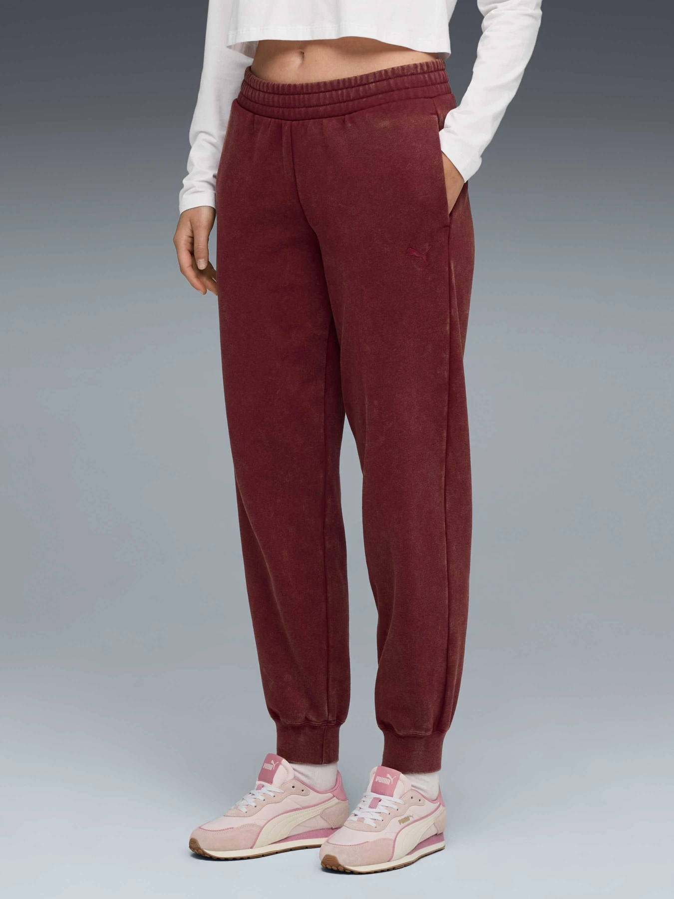 Брюки PUMA Ess Elevated Wash Sweatpants модель 688104 Брюки PUMA Ess Elevated Wash Sweatpants модель 688104 Фото