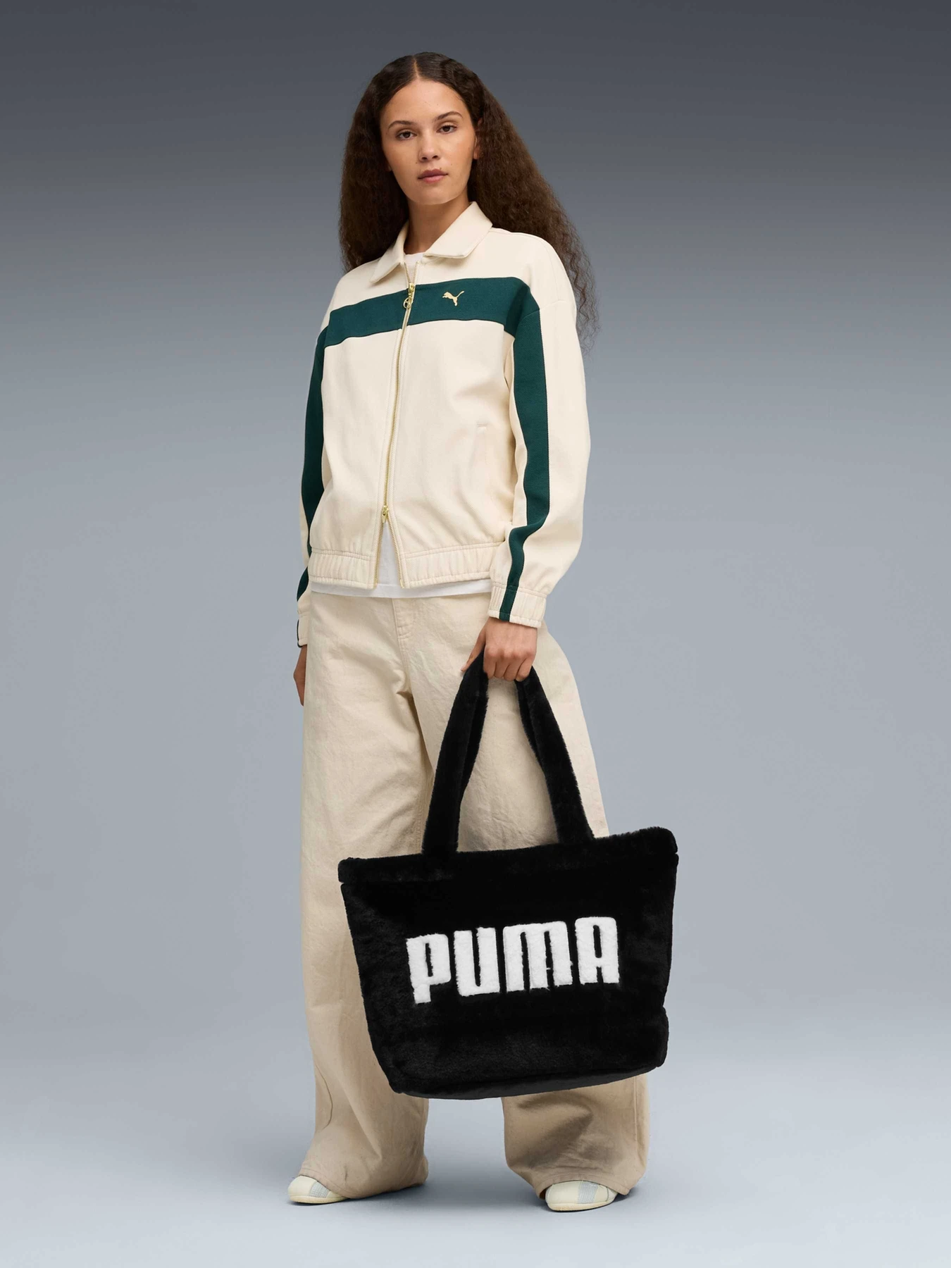 Сумки PUMA Up Faux Fur Shopper модель 091712 Сумки PUMA Up Faux Fur Shopper модель 091712 Фото