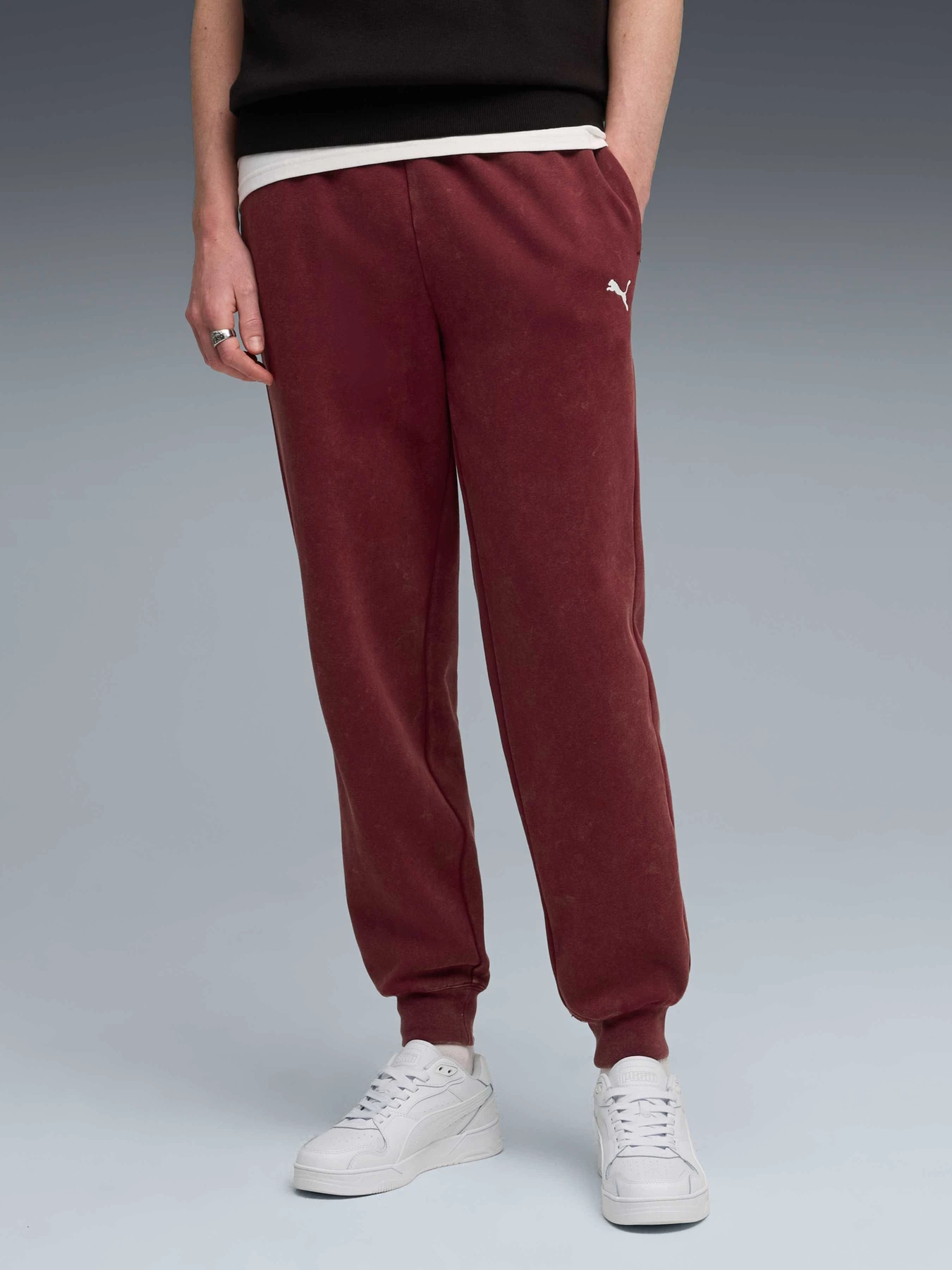 Брюки PUMA Ess Elevated Wash Sweatpants модель 688436 Фото