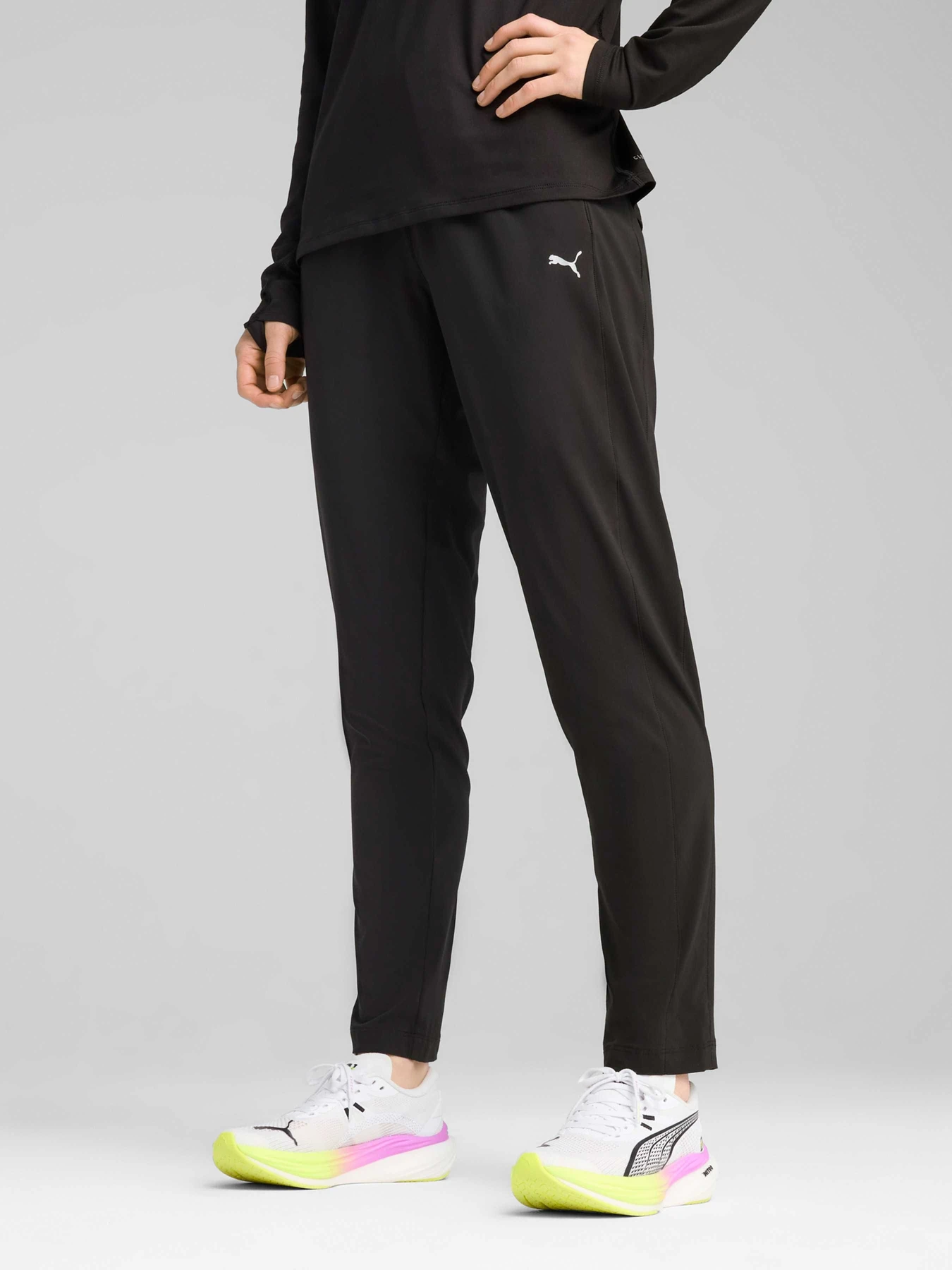 Штани PUMA Run Velocity Tapered Pant W модель 526592 Фото