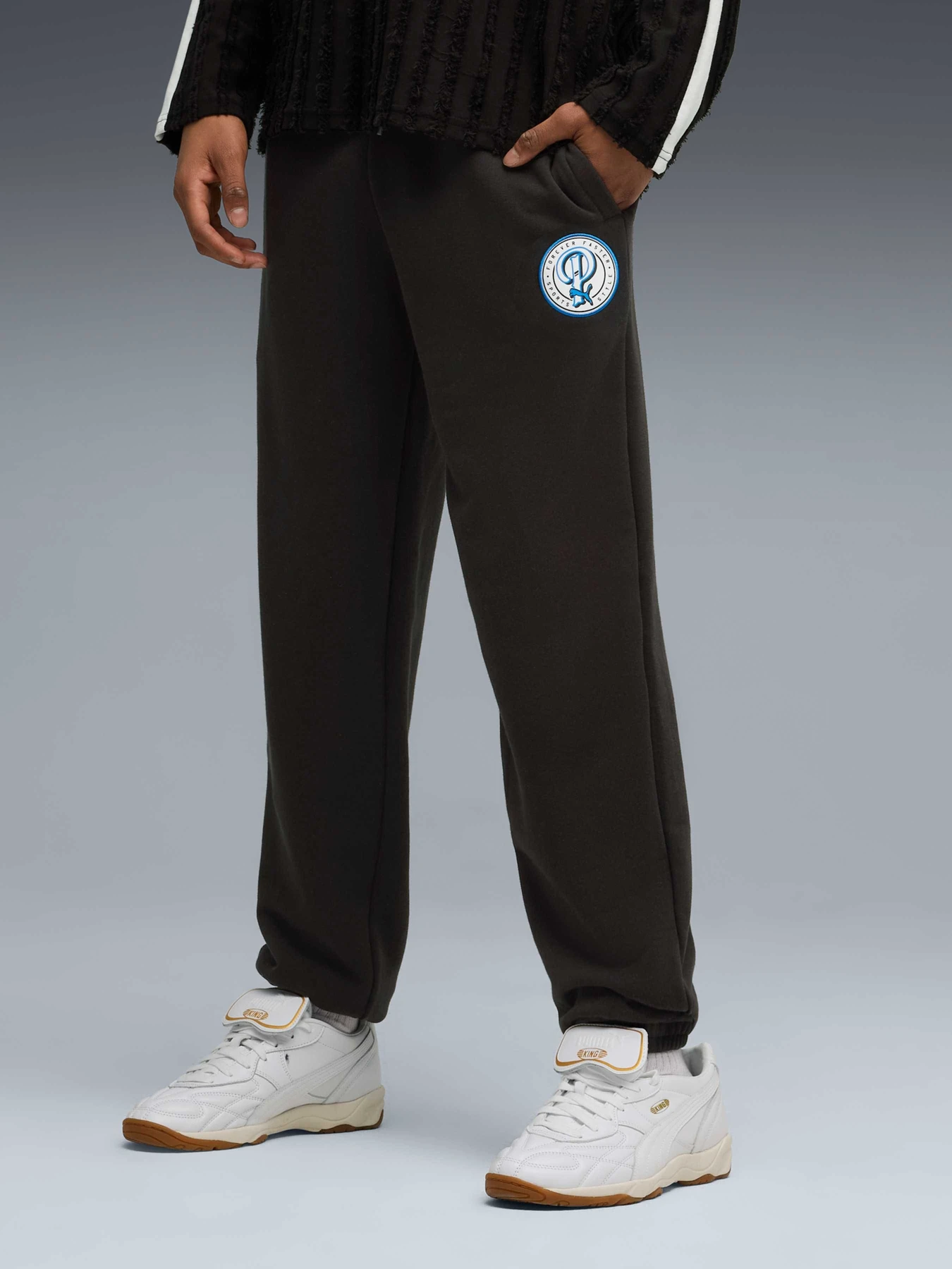 Брюки PUMA Wardrobe Ess Sweatpants модель 632109 Брюки PUMA Wardrobe Ess Sweatpants модель 632109 Фото