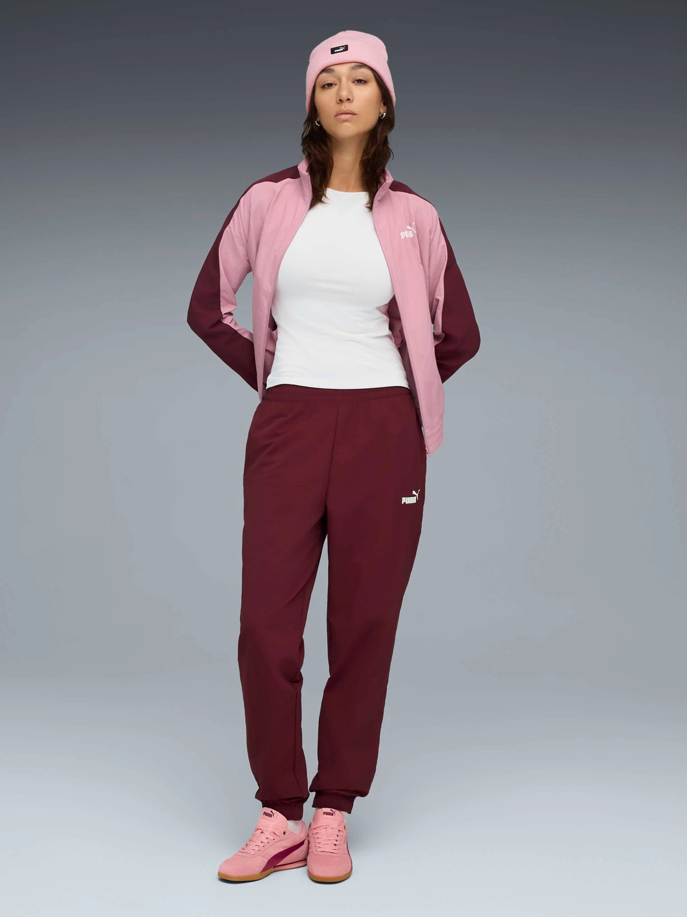 Костюмы PUMA Woven Tracksuit модель 688163 Костюмы PUMA Woven Tracksuit модель 688163 Фото