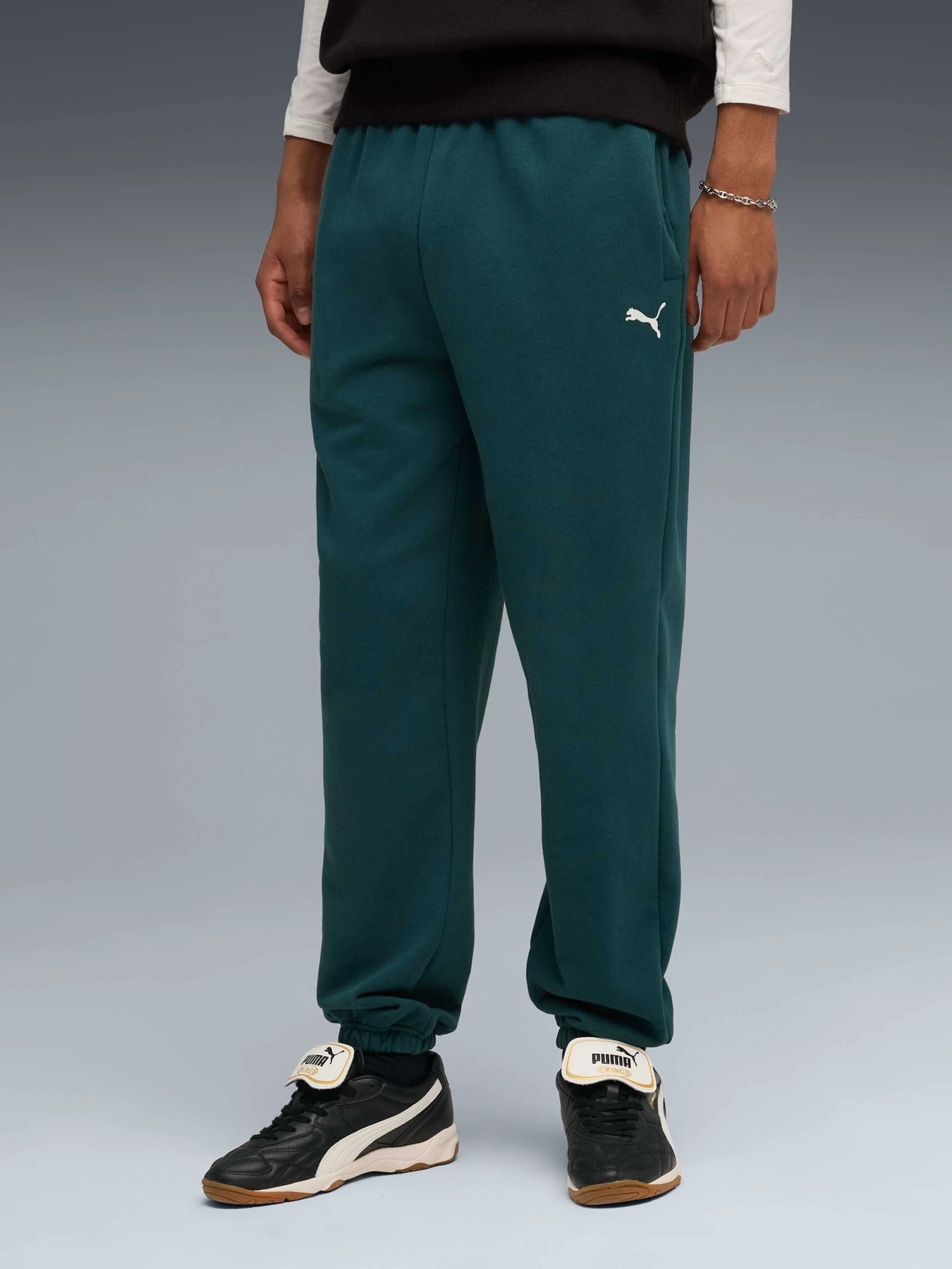 Брюки PUMA Wardrobe Ess Sweatpants модель 631535 Брюки PUMA Wardrobe Ess Sweatpants модель 631535 Фото