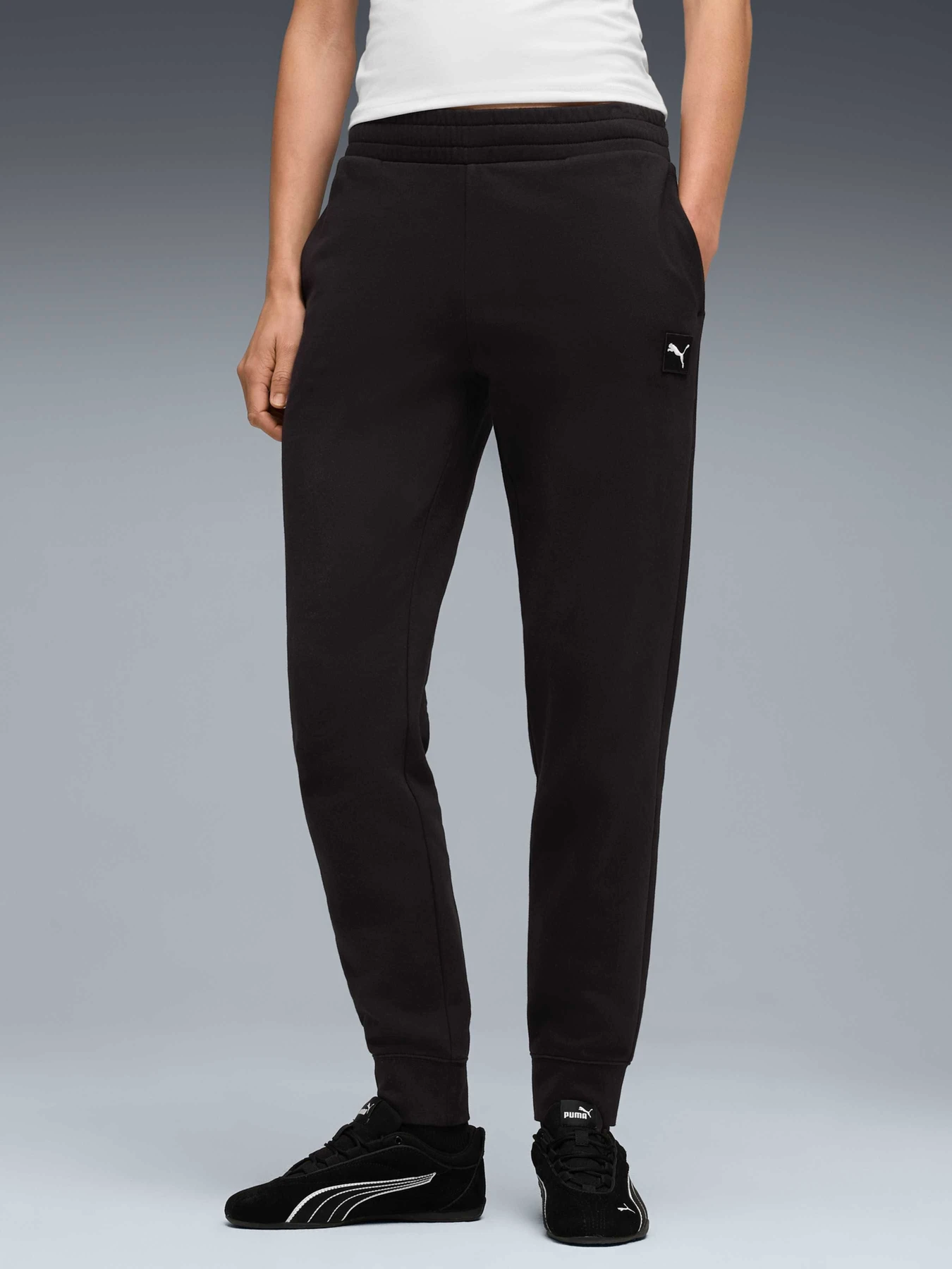 Брюки PUMA Ess Elevated Sweatpants модель 688101 Фото