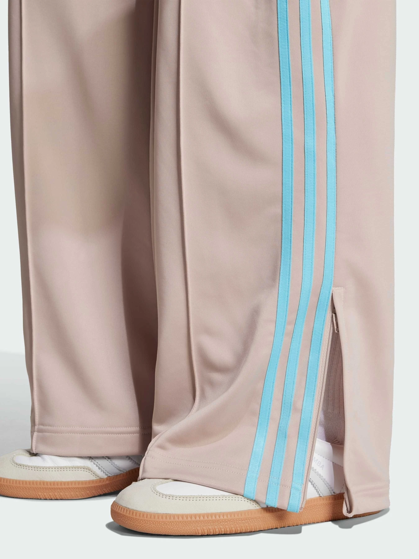 Брюки Adidas модель JY2691 Брюки Adidas модель JY2691 Фото