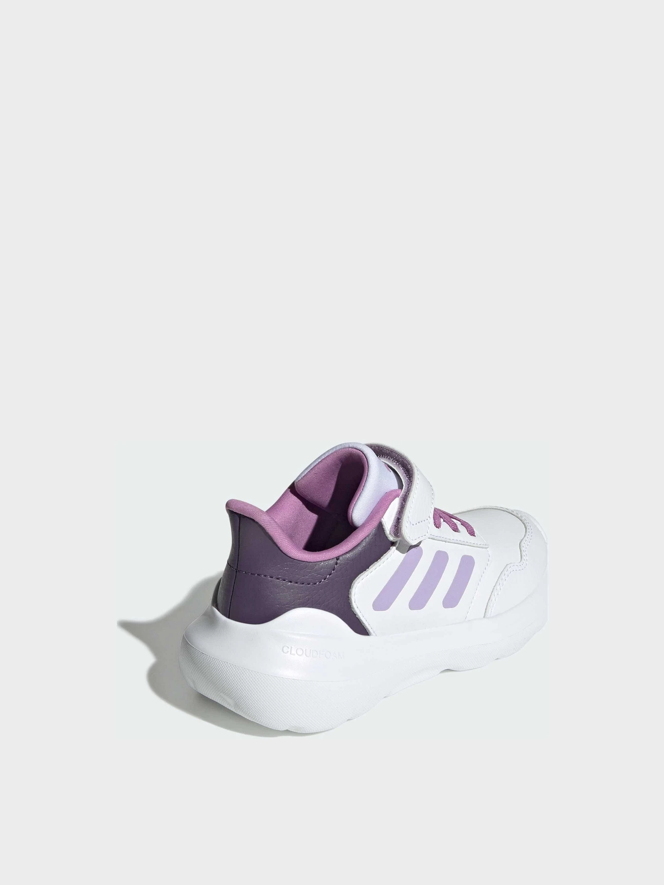 Кроссовки Adidas модель JR6082 Кроссовки Adidas модель JR6082 Фото