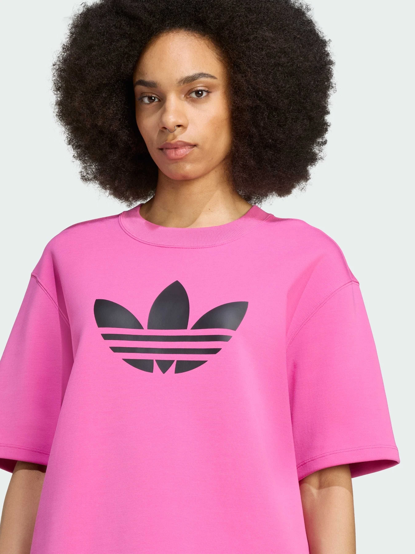Футболки і поло Adidas Adicolor модель JV7224 Футболки і поло Adidas Adicolor модель JV7224 Фото