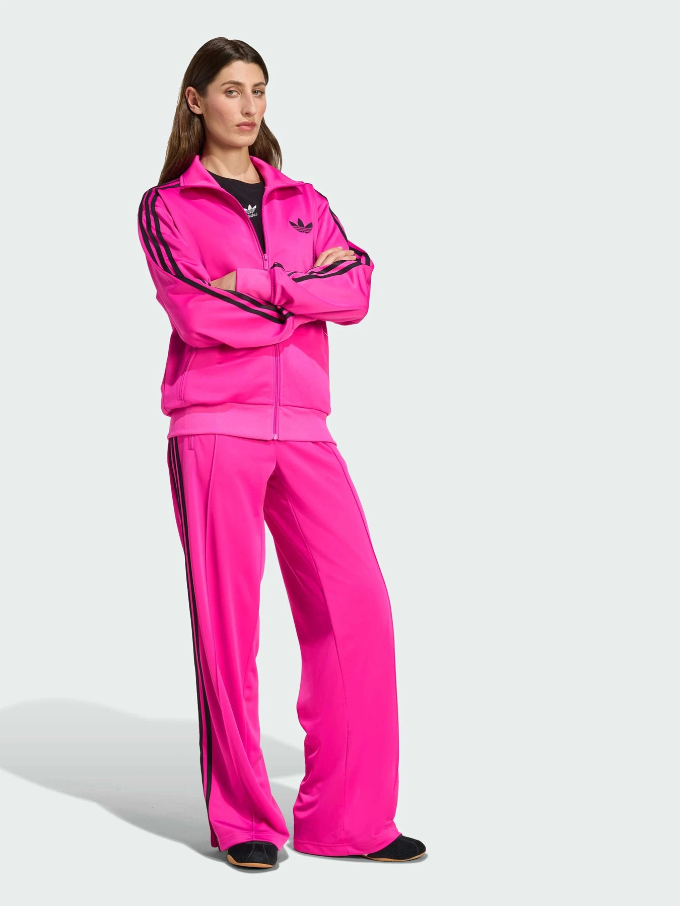 Брюки Adidas Superstar модель JY2696 Брюки Adidas Superstar модель JY2696 Фото