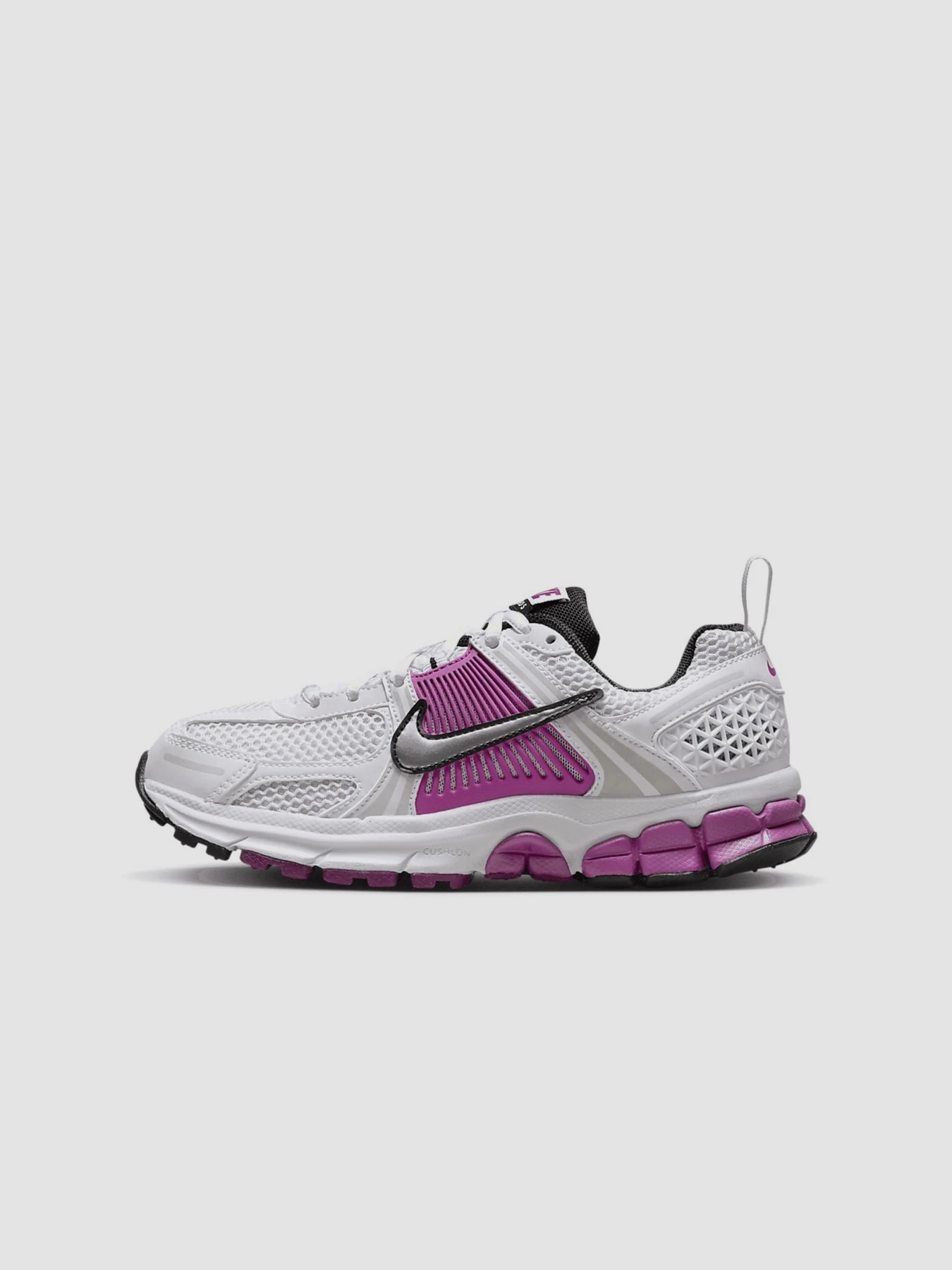 Кросівки NIKE Zoom Vomero 5 Gs модель HF6998-102 Кросівки NIKE Zoom Vomero 5 Gs модель HF6998-102 Фото
