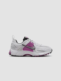 Кросівки NIKE Zoom Vomero 5 Gs модель HF6998-102 Фото