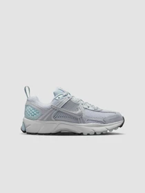 Кросівки NIKE Zoom Vomero 5 Gs модель HQ3255-043 Фото