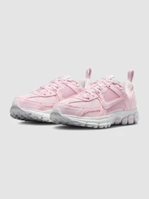 Кросівки NIKE Zoom Vomero 5 Gs модель HF6998-600 Фото