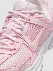 Кросівки NIKE Zoom Vomero 5 Gs модель HF6998-600 Фото