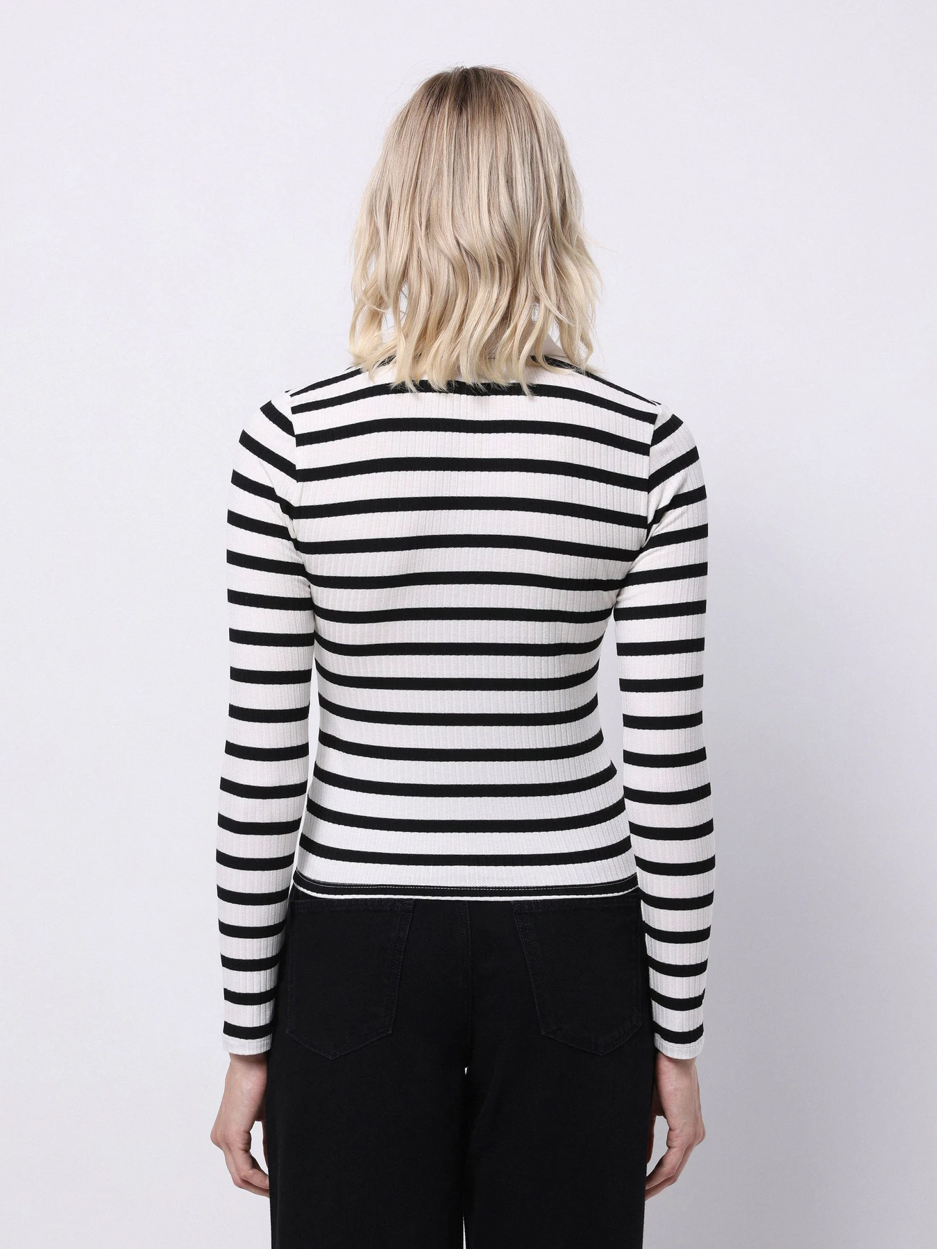 Худи и свитшоты Colin’s модель CL1075895_Q1.V1_BLK Фото
