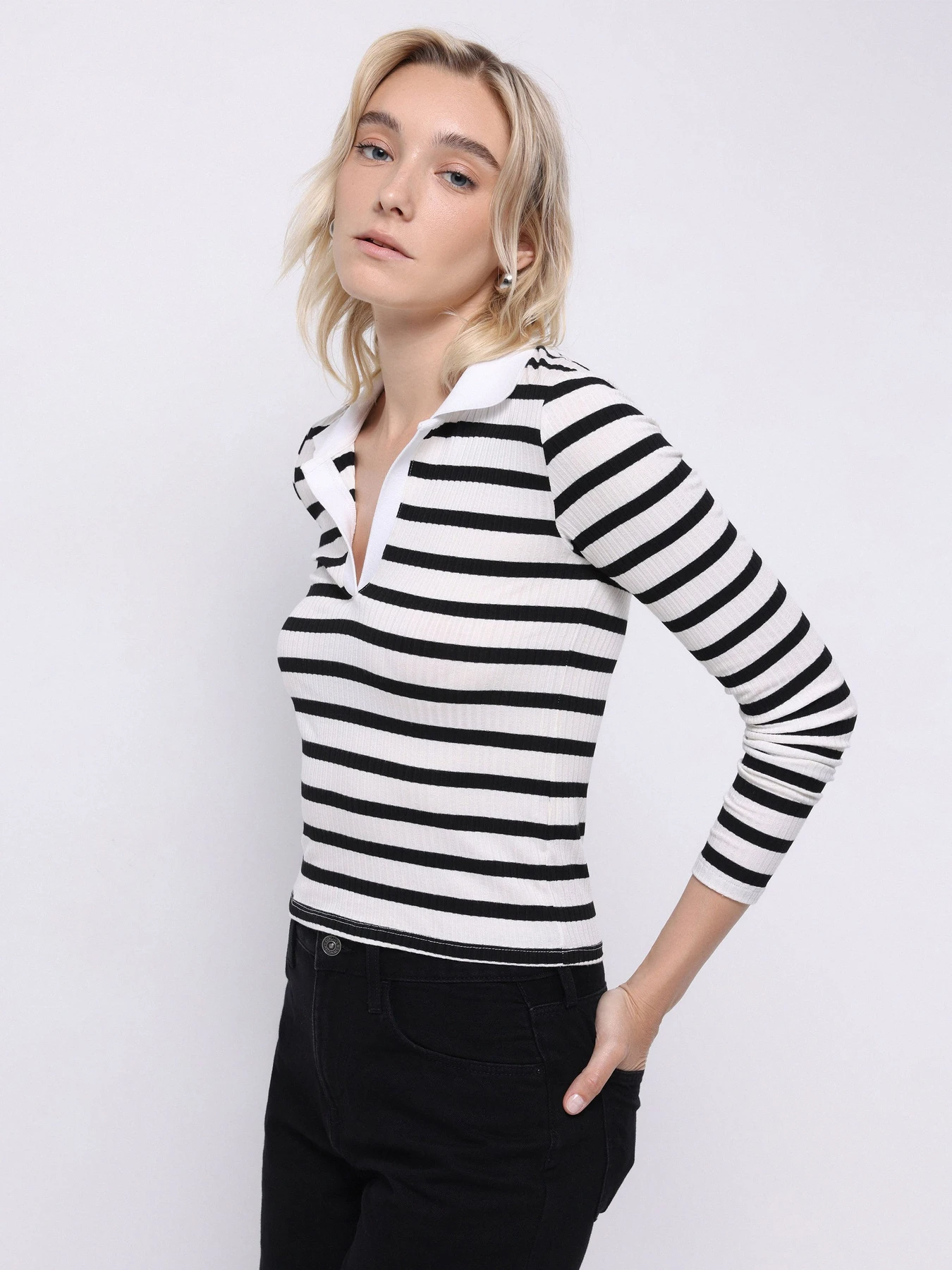 Худи и свитшоты Colin’s модель CL1075895_Q1.V1_BLK Фото
