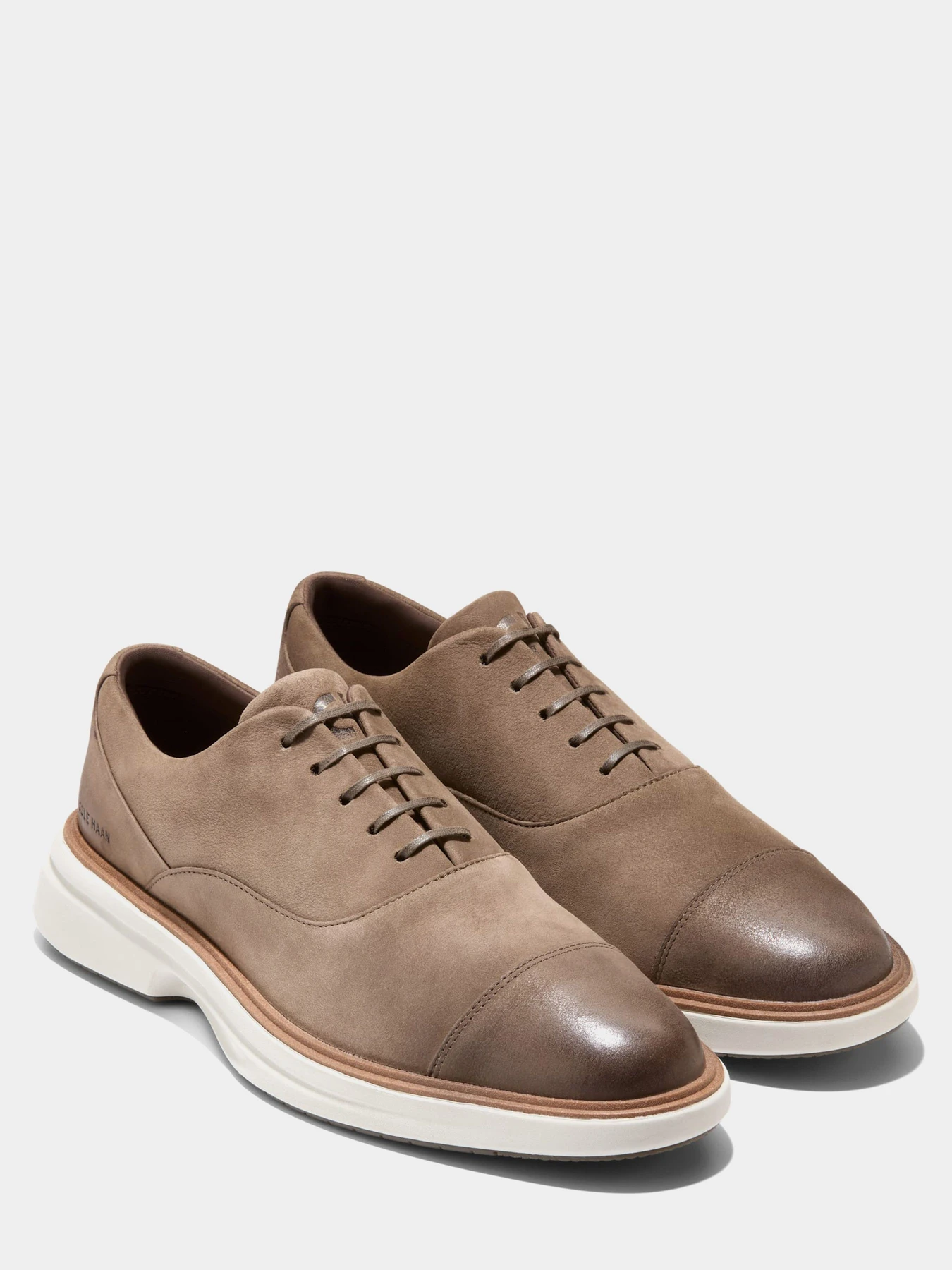 Туфли и лоферы Cole Haan модель C42158 Фото
