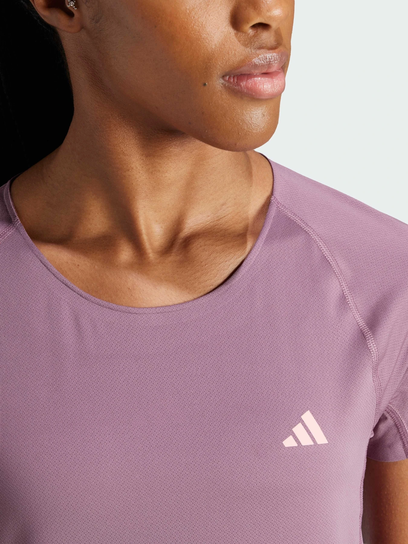 Футболки і поло Adidas adizero модель IM8582 Футболки і поло Adidas adizero модель IM8582 Фото