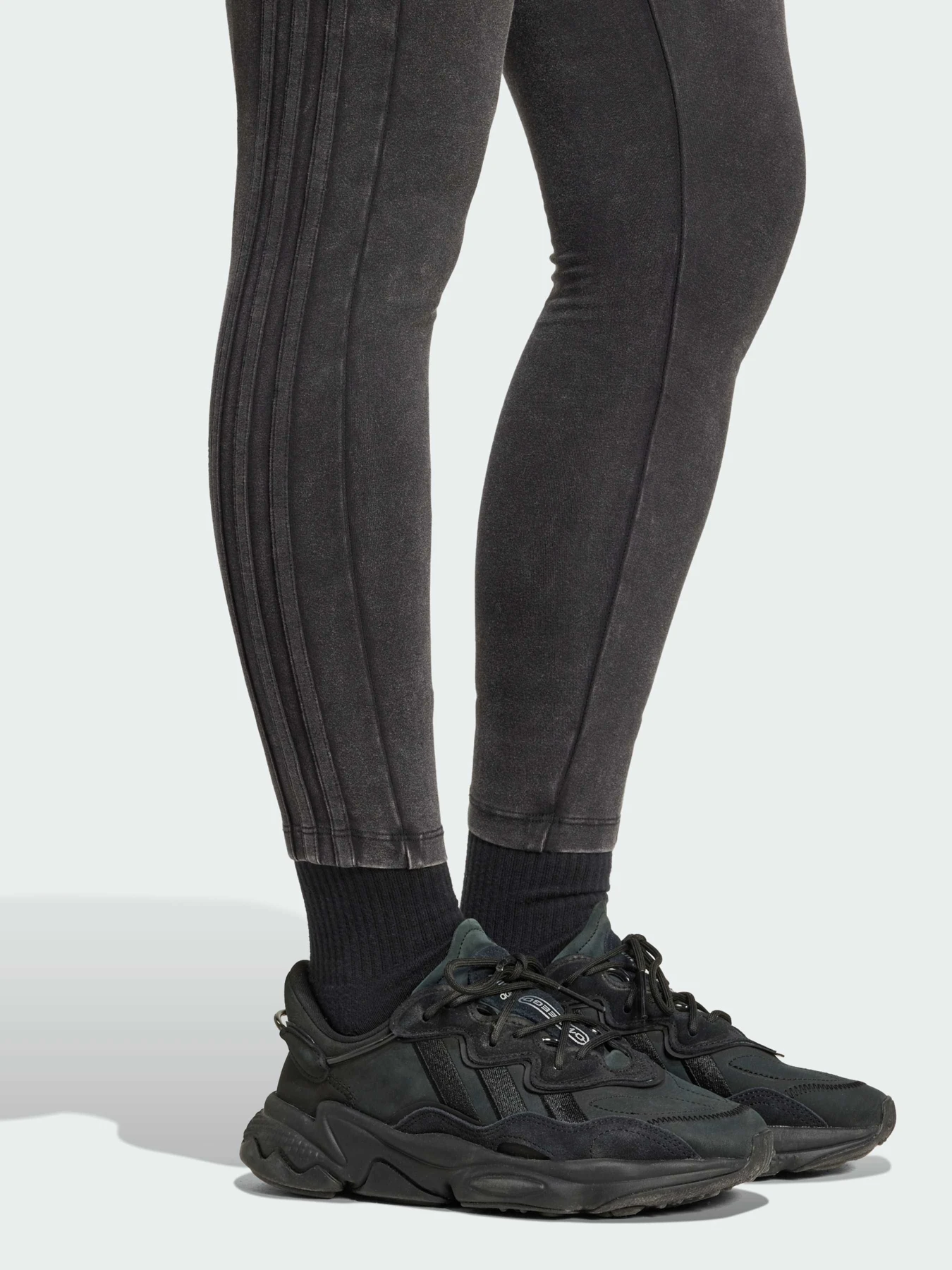 Брюки Adidas 3 Stripes модель IW5572 Фото