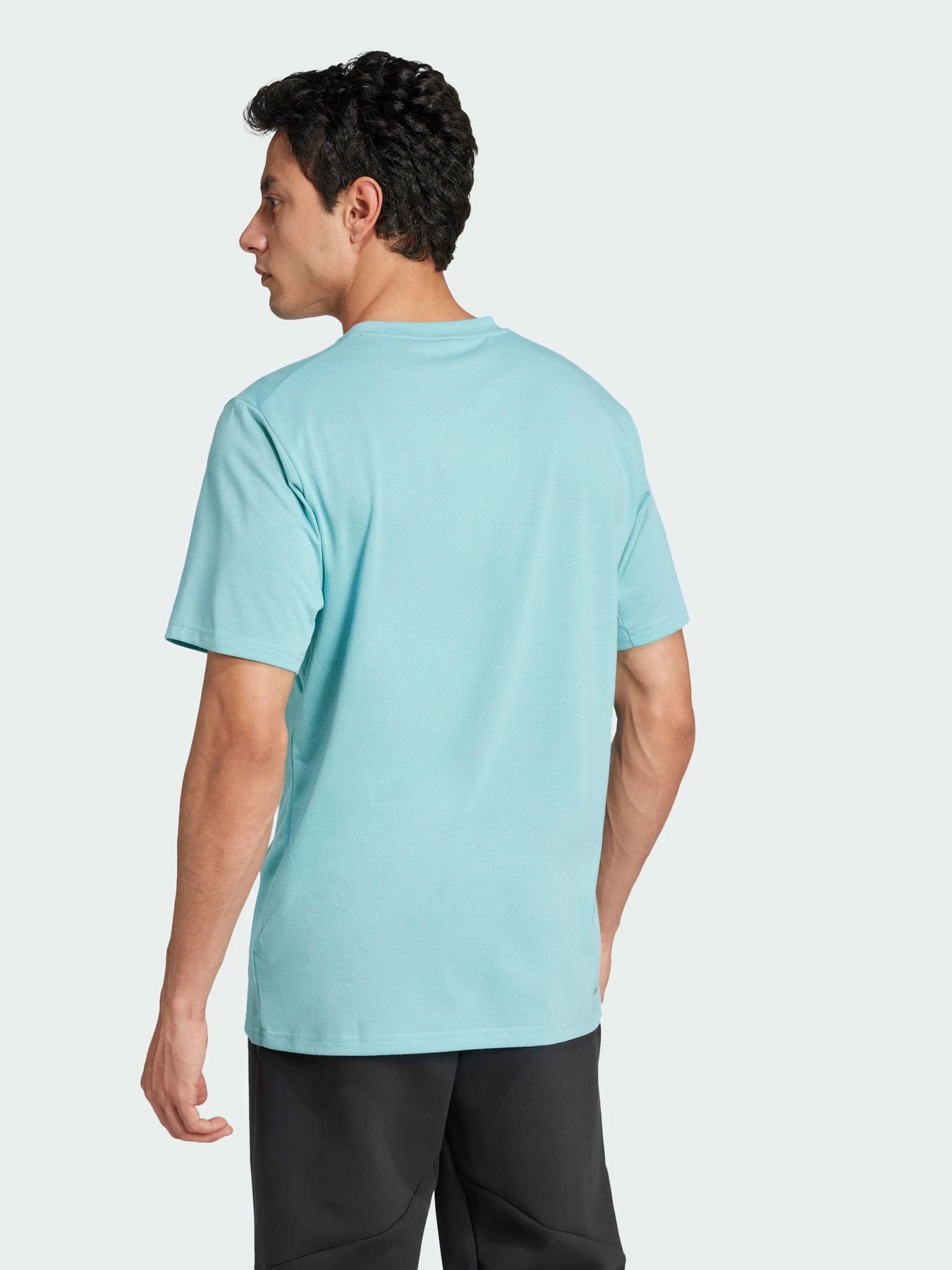 Футболки и поло Adidas модель IW3320 Футболки и поло Adidas модель IW3320 Фото