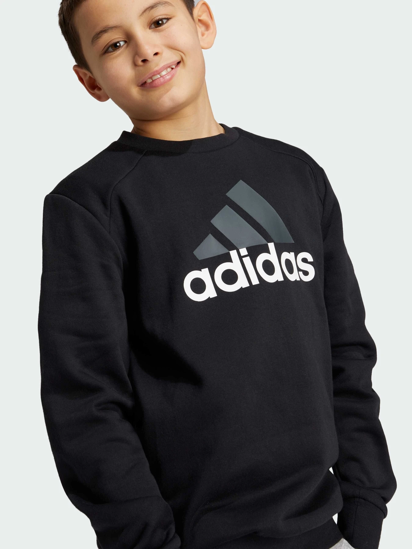 Костюмы Adidas модель IX9518 Костюмы Adidas модель IX9518 Фото