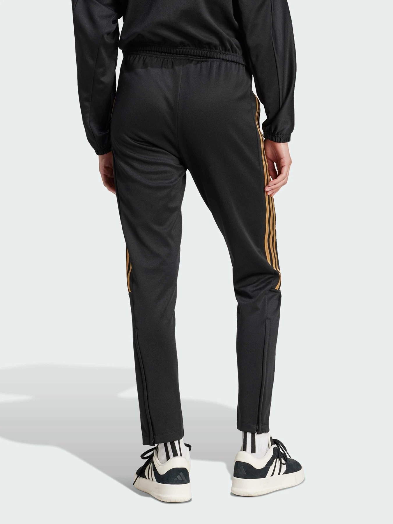 Брюки Adidas Tiro модель IW6799 Фото