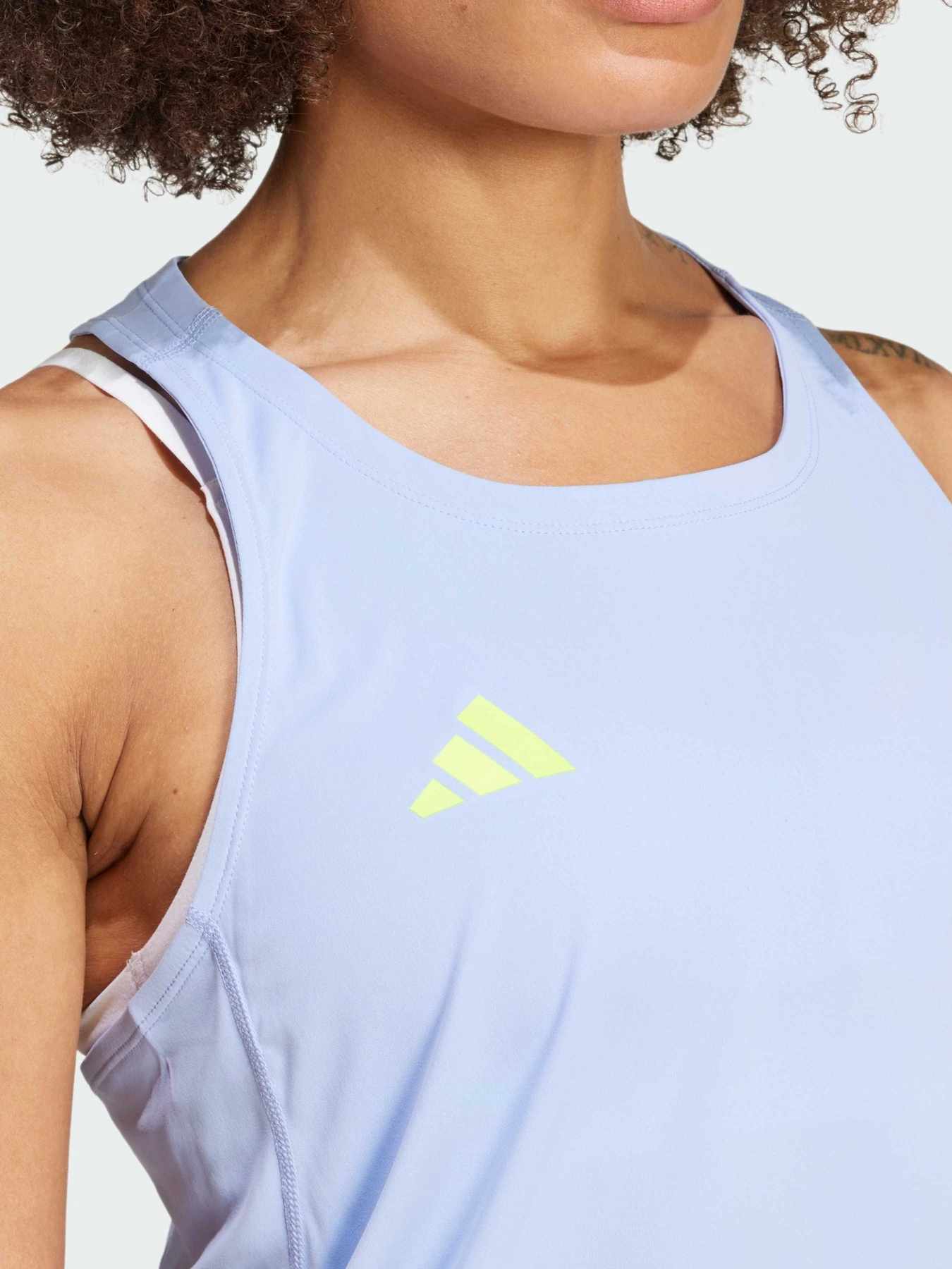 Футболки и поло Adidas модель IX2834 Футболки и поло Adidas модель IX2834 Фото