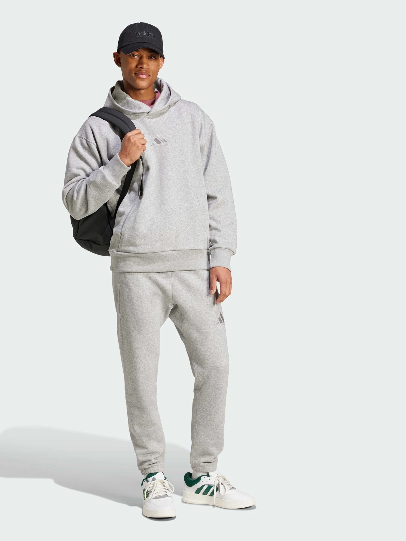 Худи и свитшоты Adidas модель IY4123 Фото