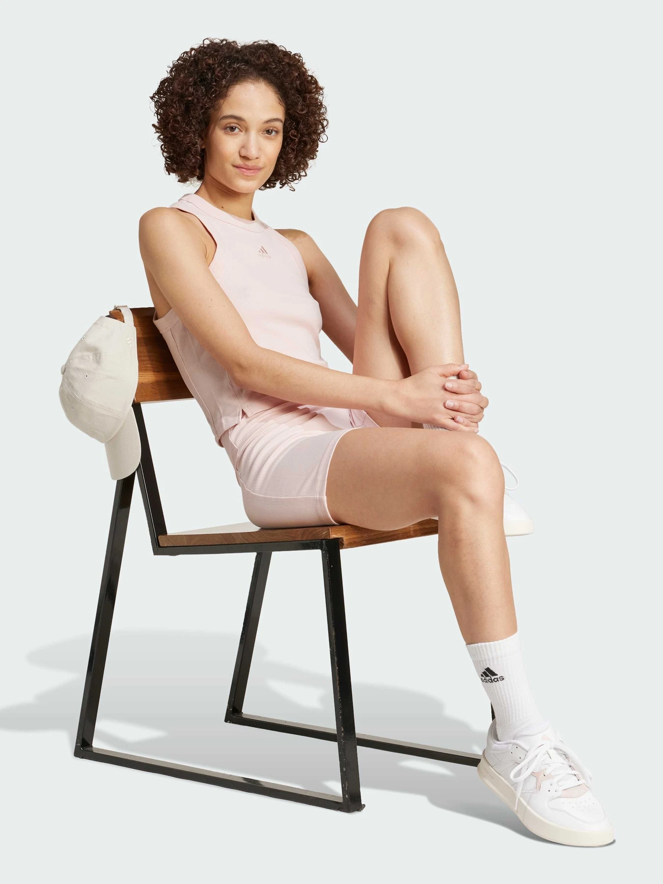 Футболки и поло Adidas модель IY6735 Футболки и поло Adidas модель IY6735 Фото