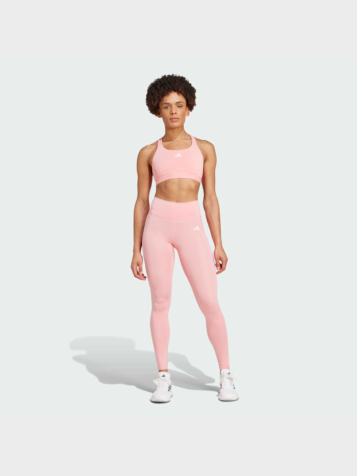 Футболки и поло Adidas модель IY7698 Футболки и поло Adidas модель IY7698 Фото
