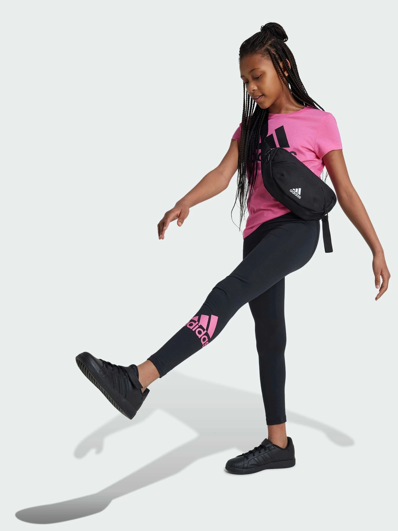 Штани Adidas модель IZ3474 Штани Adidas модель IZ3474 Фото