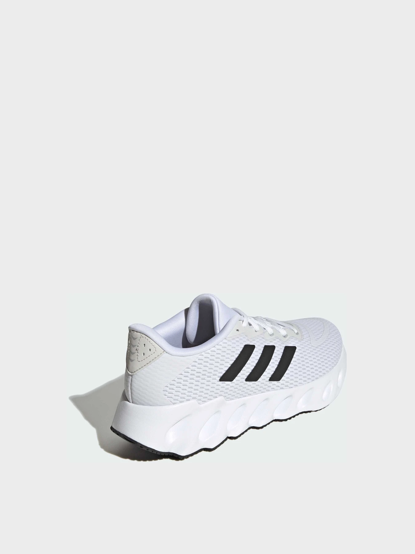 Кроссовки Adidas модель IF5719 Кроссовки Adidas модель IF5719 Фото