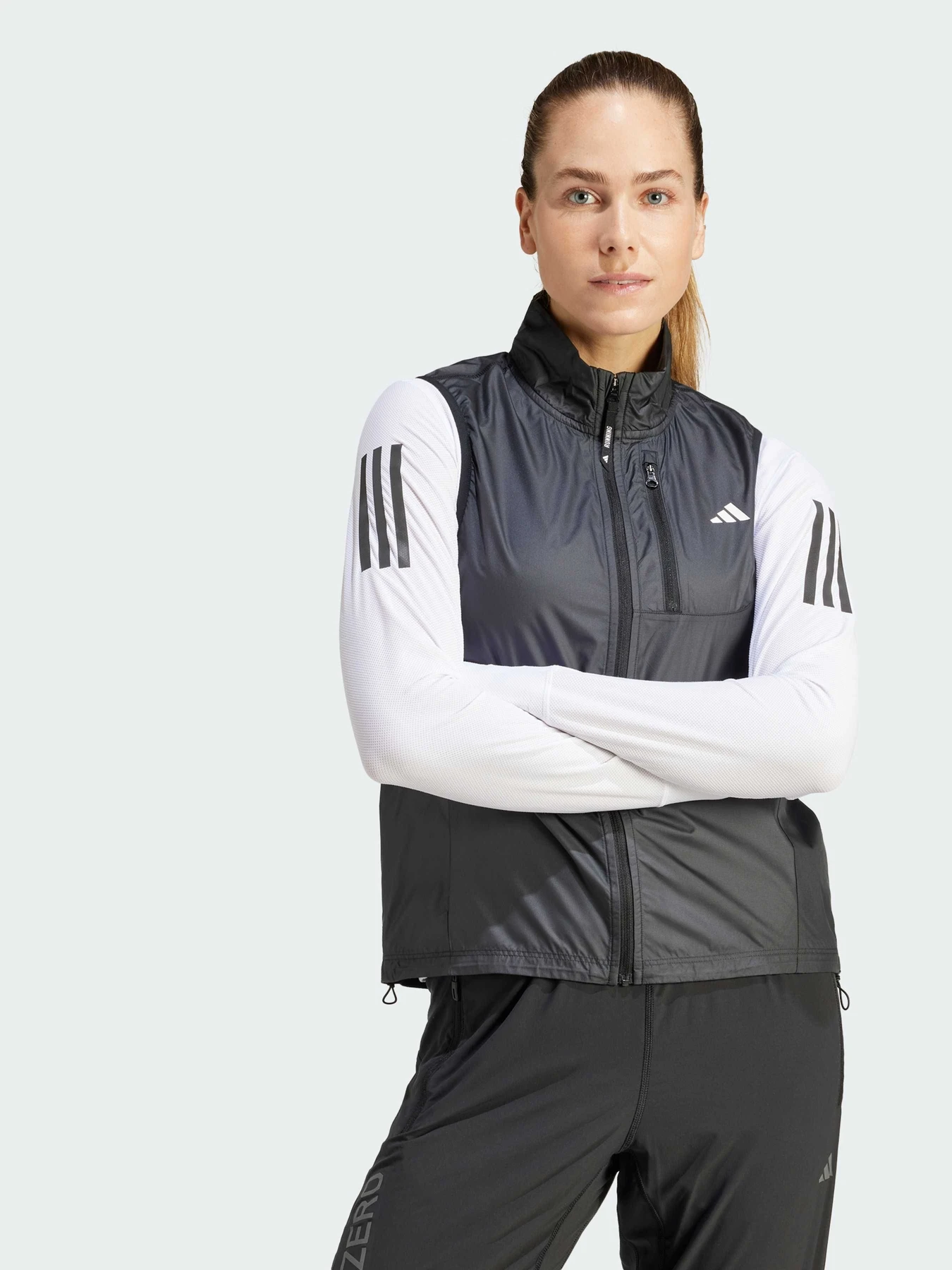 Куртки и дубленки Adidas модель IK7446 Фото
