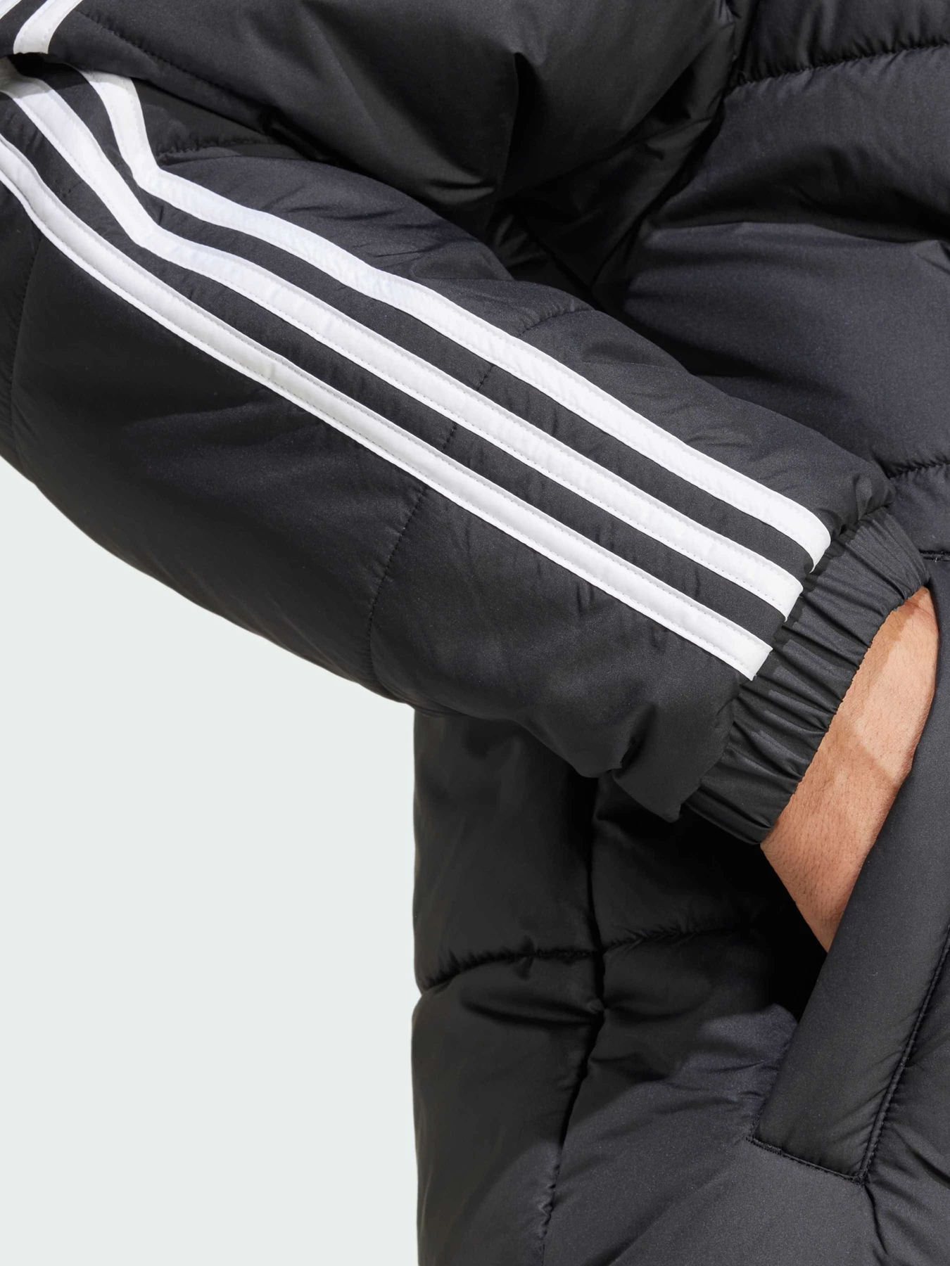 Куртки и дубленки Adidas Adicolor модель JD9071 Фото