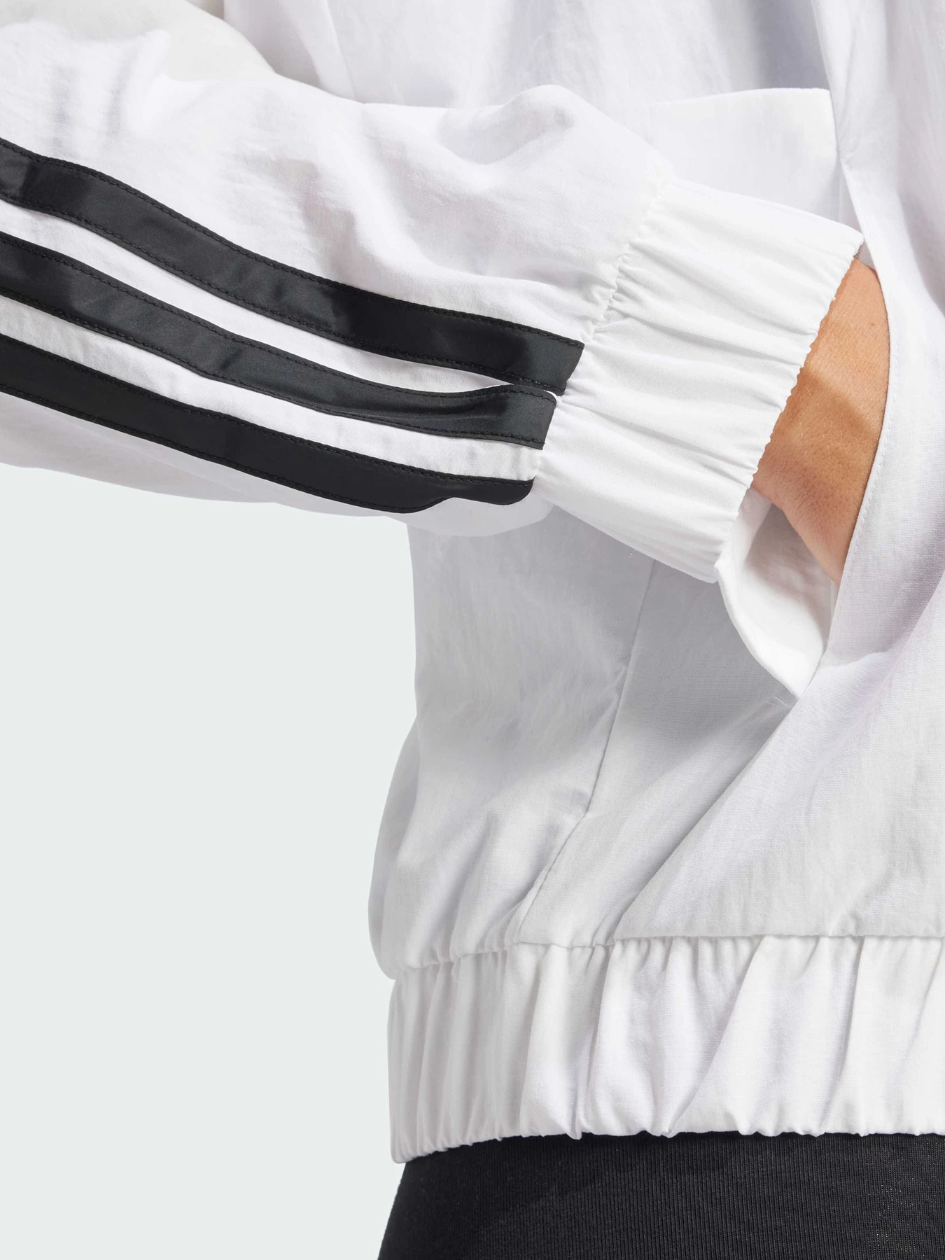 Куртки и дубленки Adidas модель JD5319 Фото