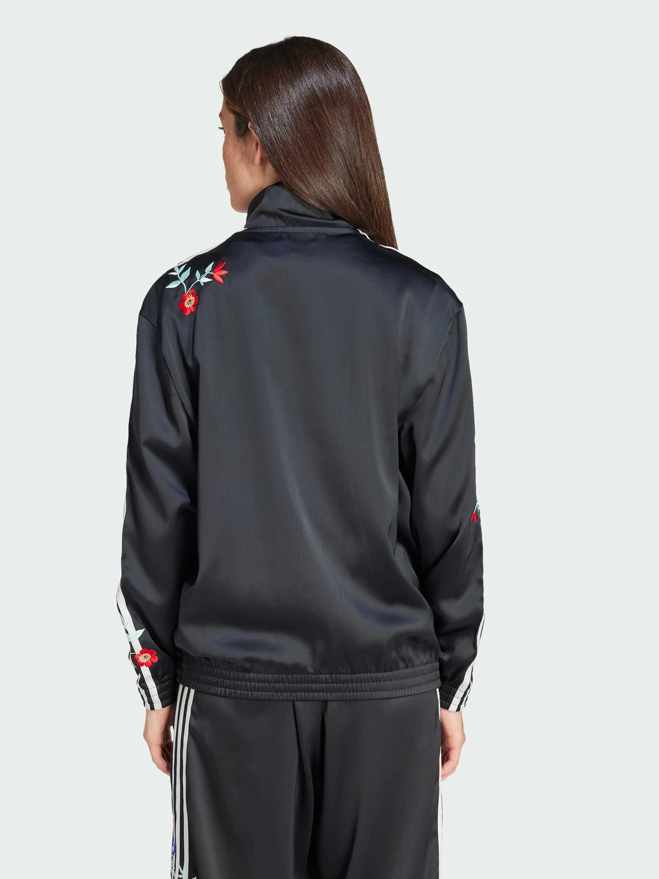Худи и свитшоты Adidas Graphics модель IT5376 Фото