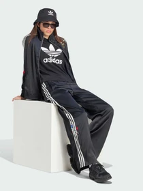 Худи и свитшоты Adidas Graphics модель IT5376 Фото