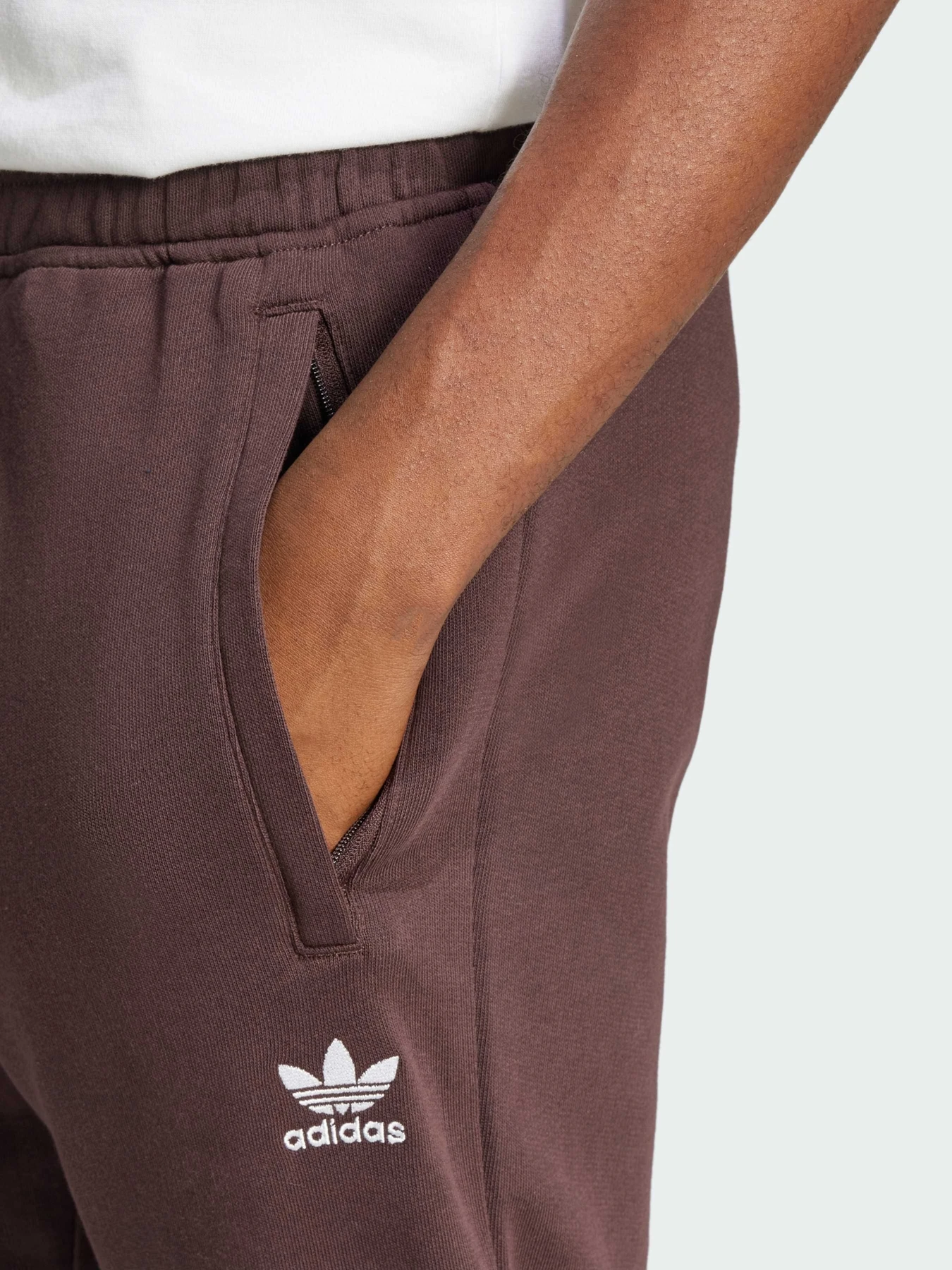 Брюки Adidas модель IX7690 Брюки Adidas модель IX7690 Фото
