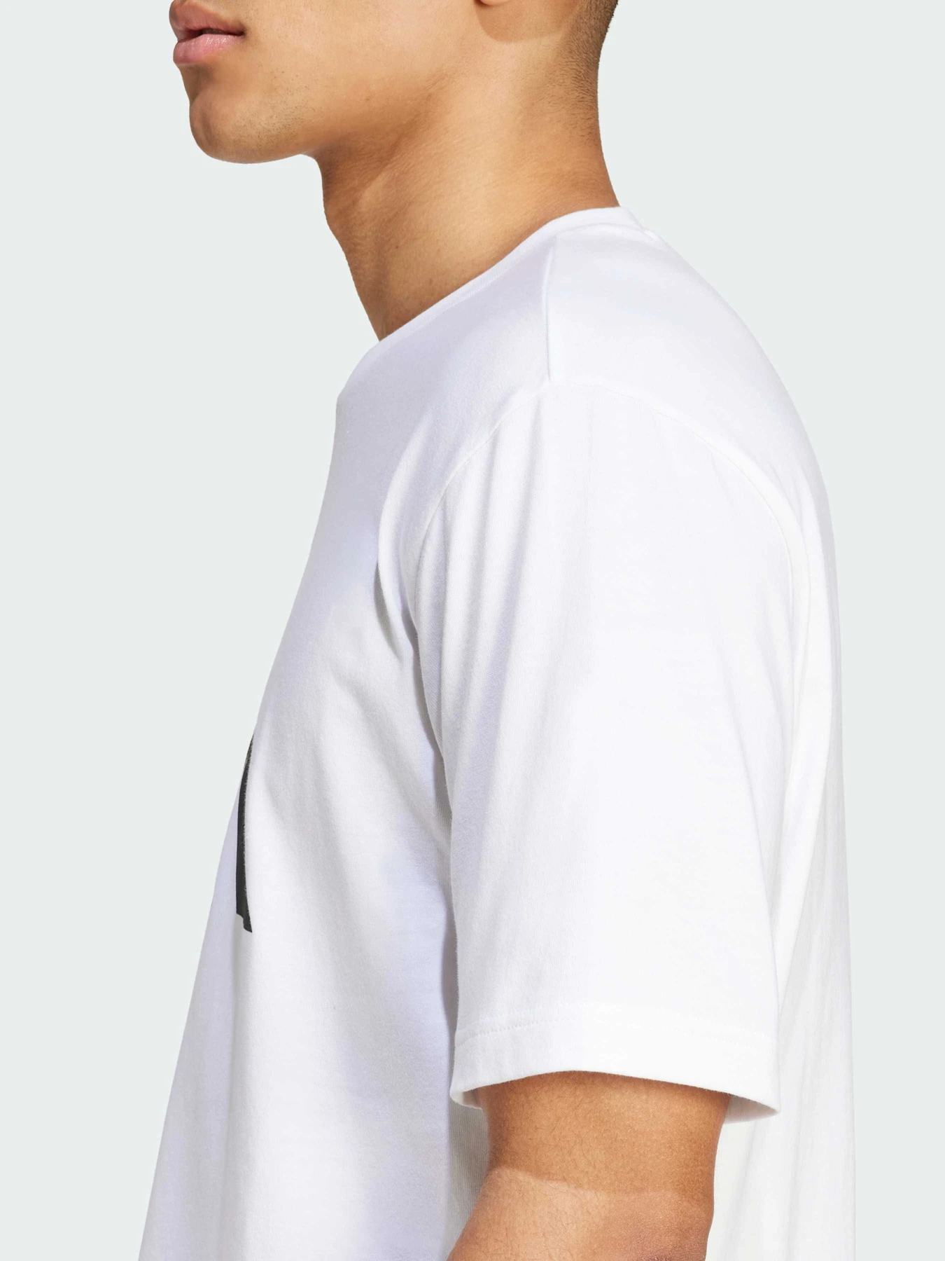 Футболки і поло Adidas модель IY8582 Футболки і поло Adidas модель IY8582 Фото