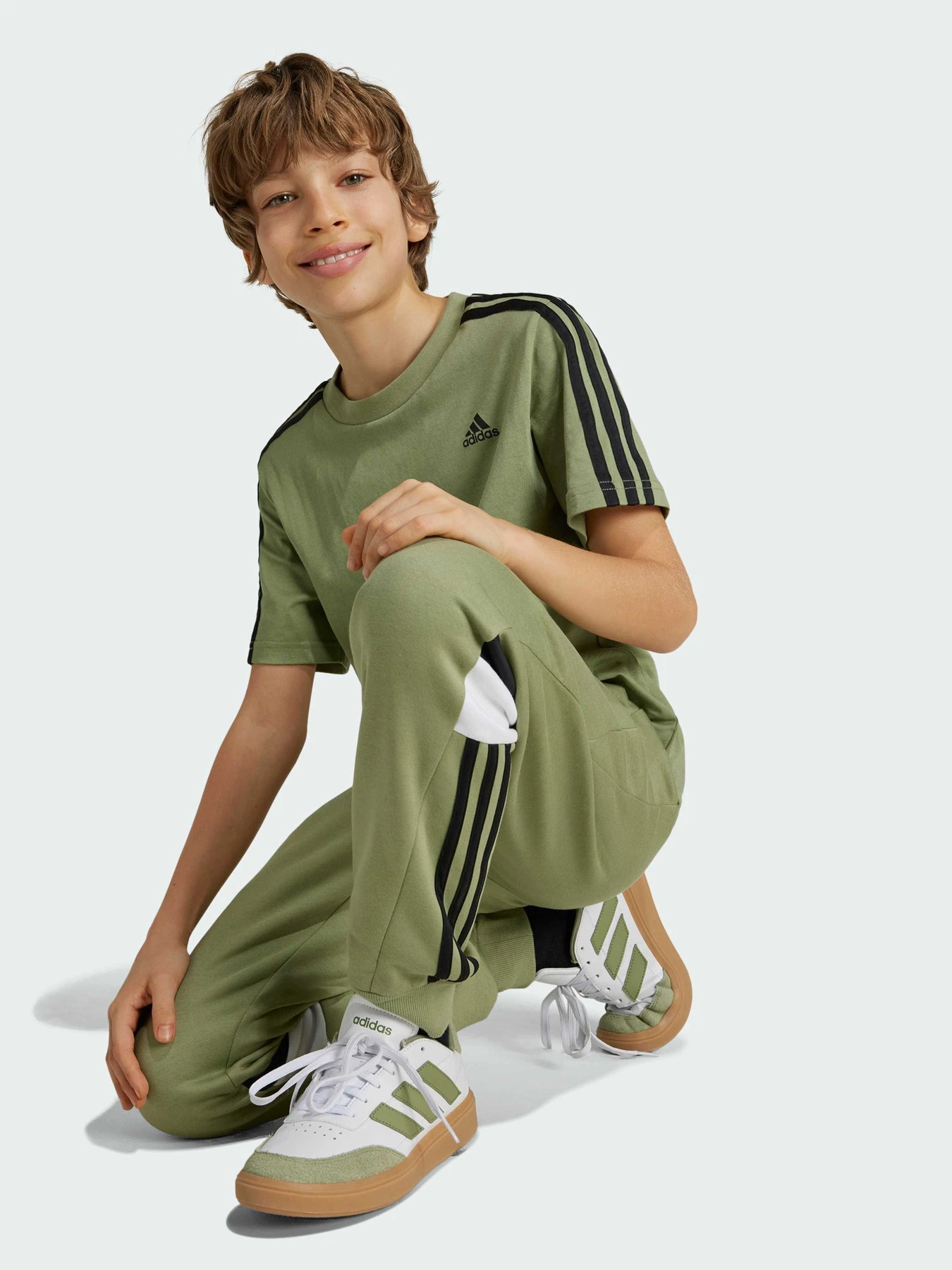 Футболки і поло Adidas модель IX9540 Футболки і поло Adidas модель IX9540 Фото