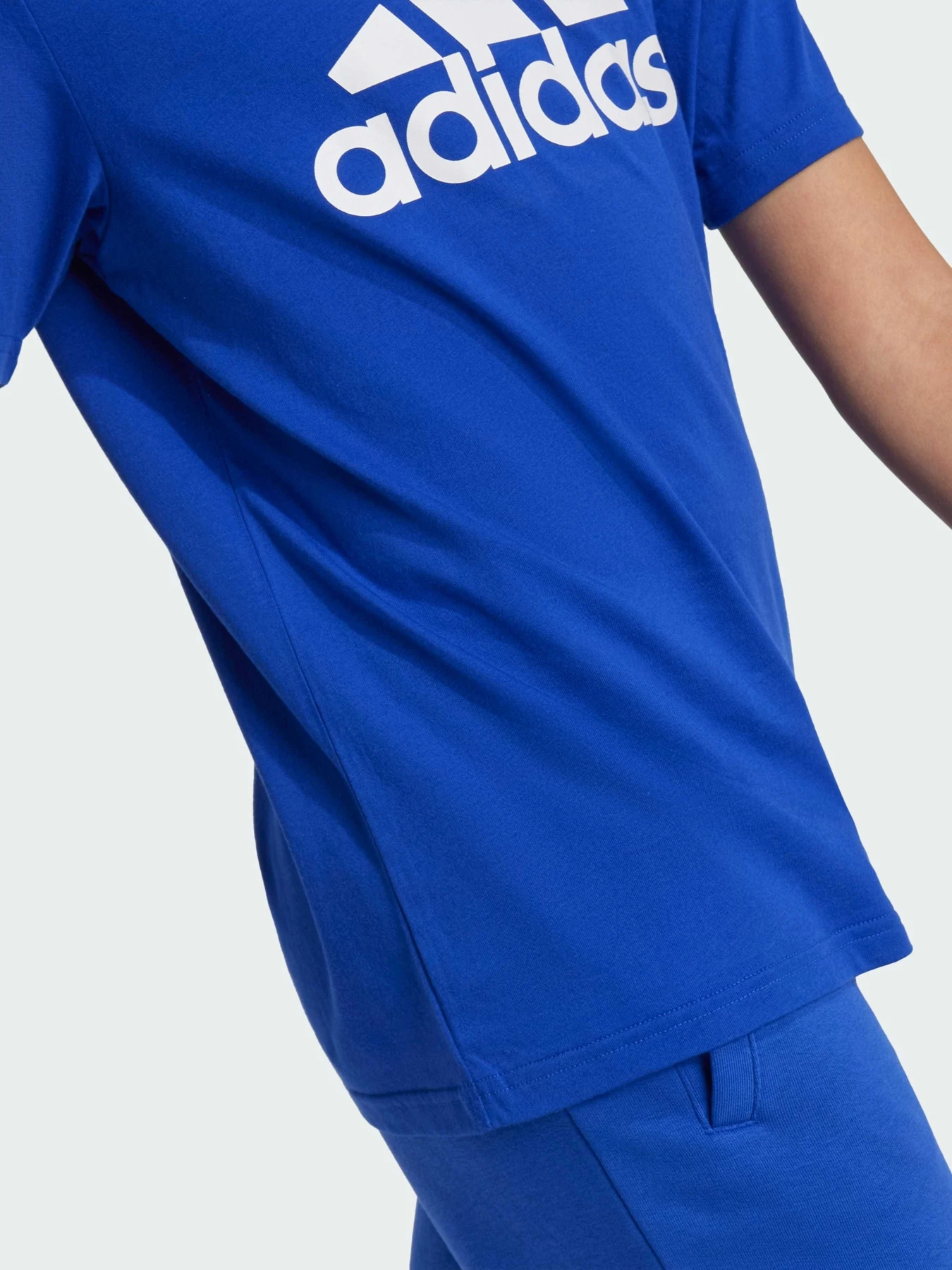 Футболки і поло Adidas модель IX9568 Футболки і поло Adidas модель IX9568 Фото