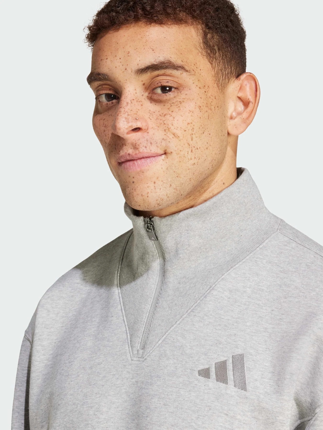 Худи и свитшоты Adidas модель IY6551 Фото