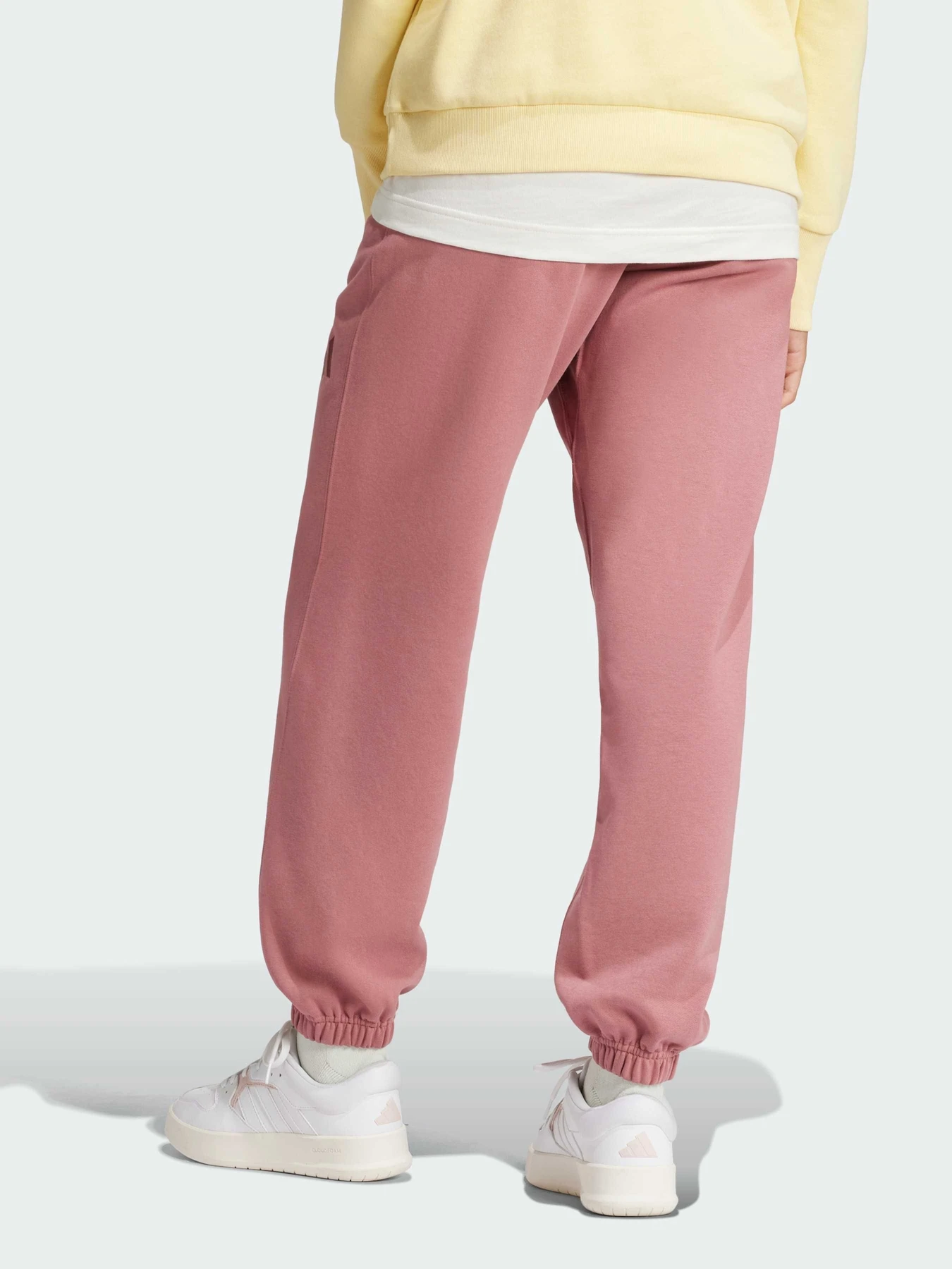 Брюки Adidas модель IY6779 Брюки Adidas модель IY6779 Фото