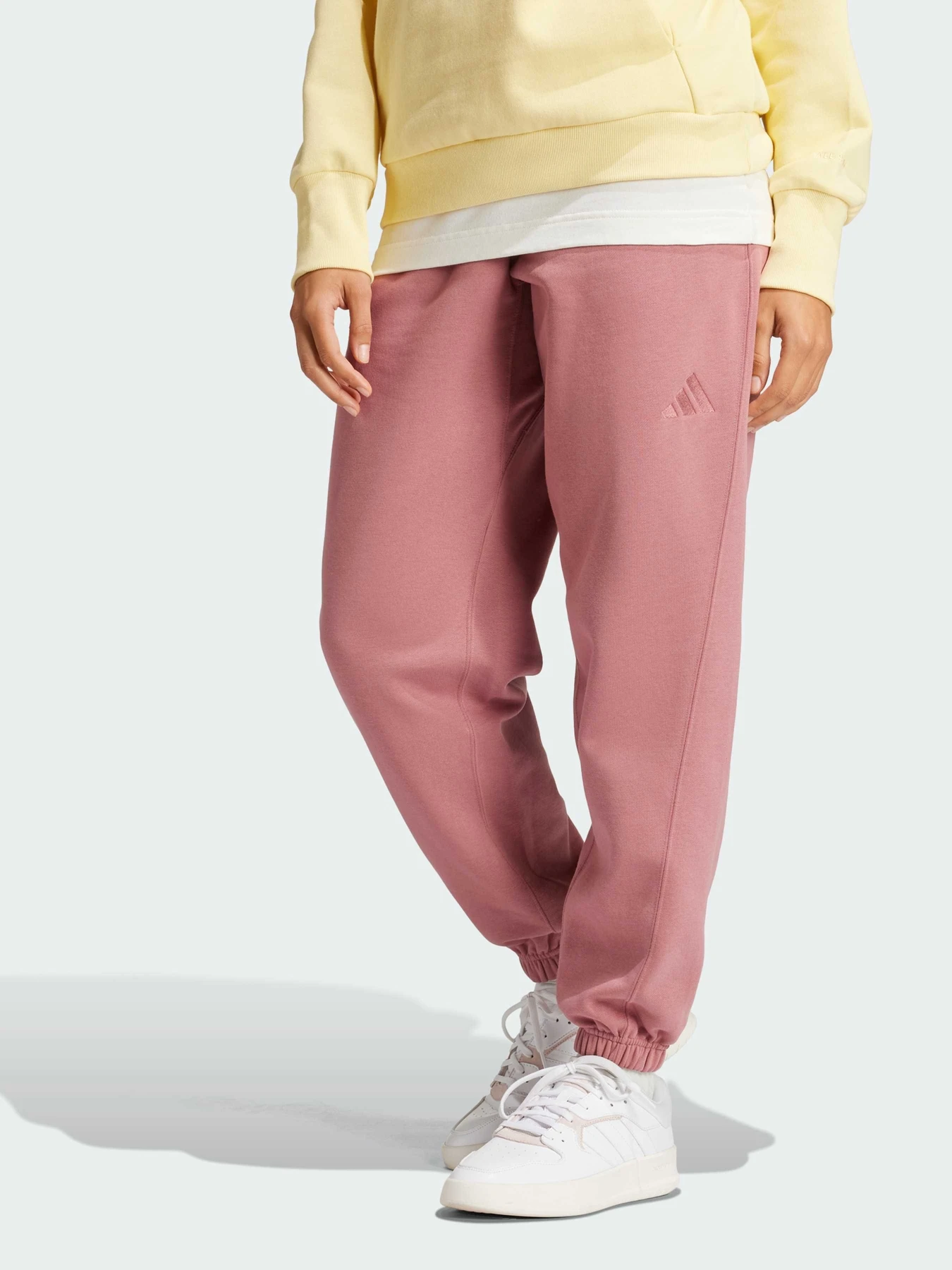 Брюки Adidas модель IY6779 Брюки Adidas модель IY6779 Фото