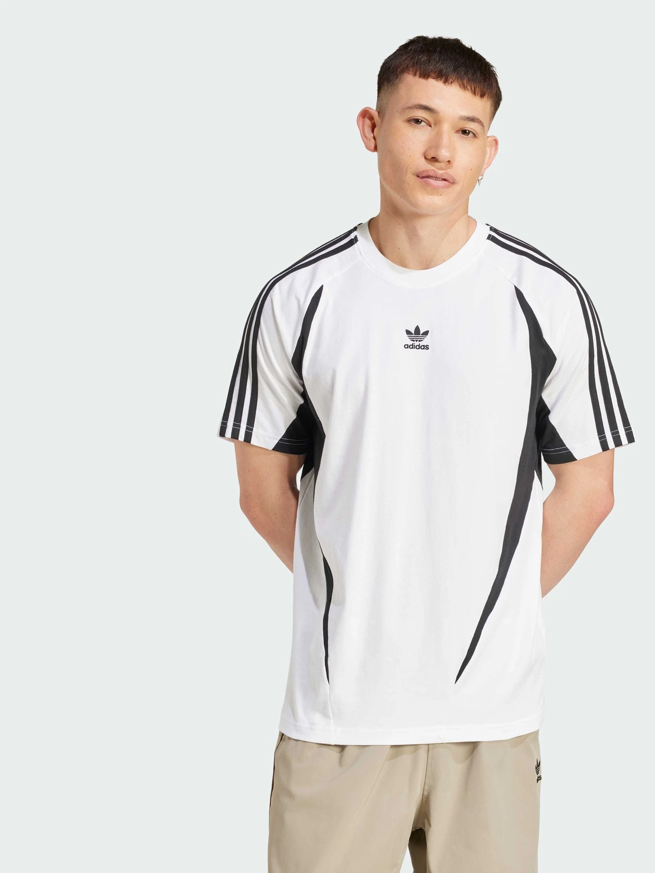 Футболки і поло Adidas модель IZ4827 Футболки і поло Adidas модель IZ4827 Фото
