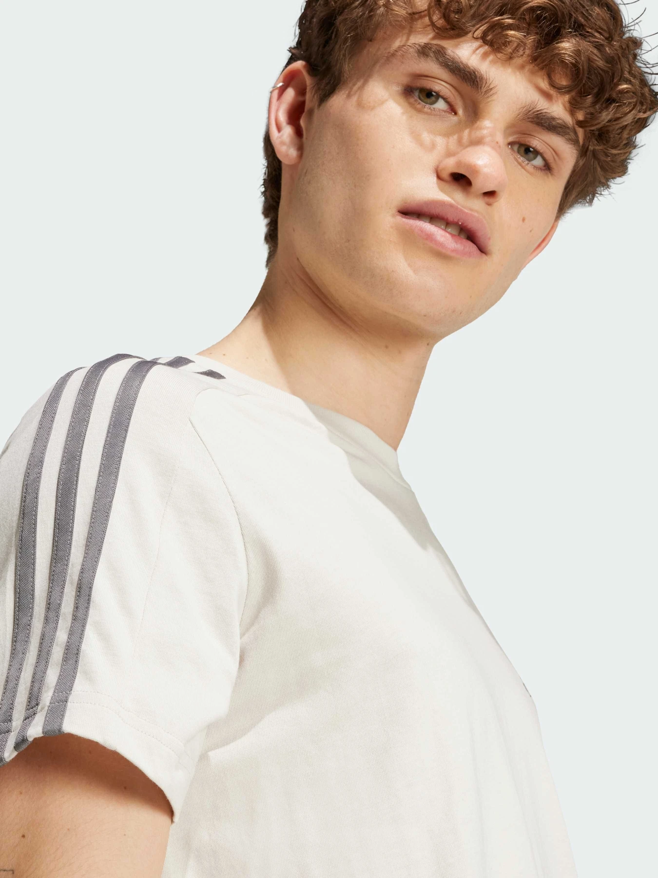 Футболки і поло Adidas модель IY9123 Футболки і поло Adidas модель IY9123 Фото