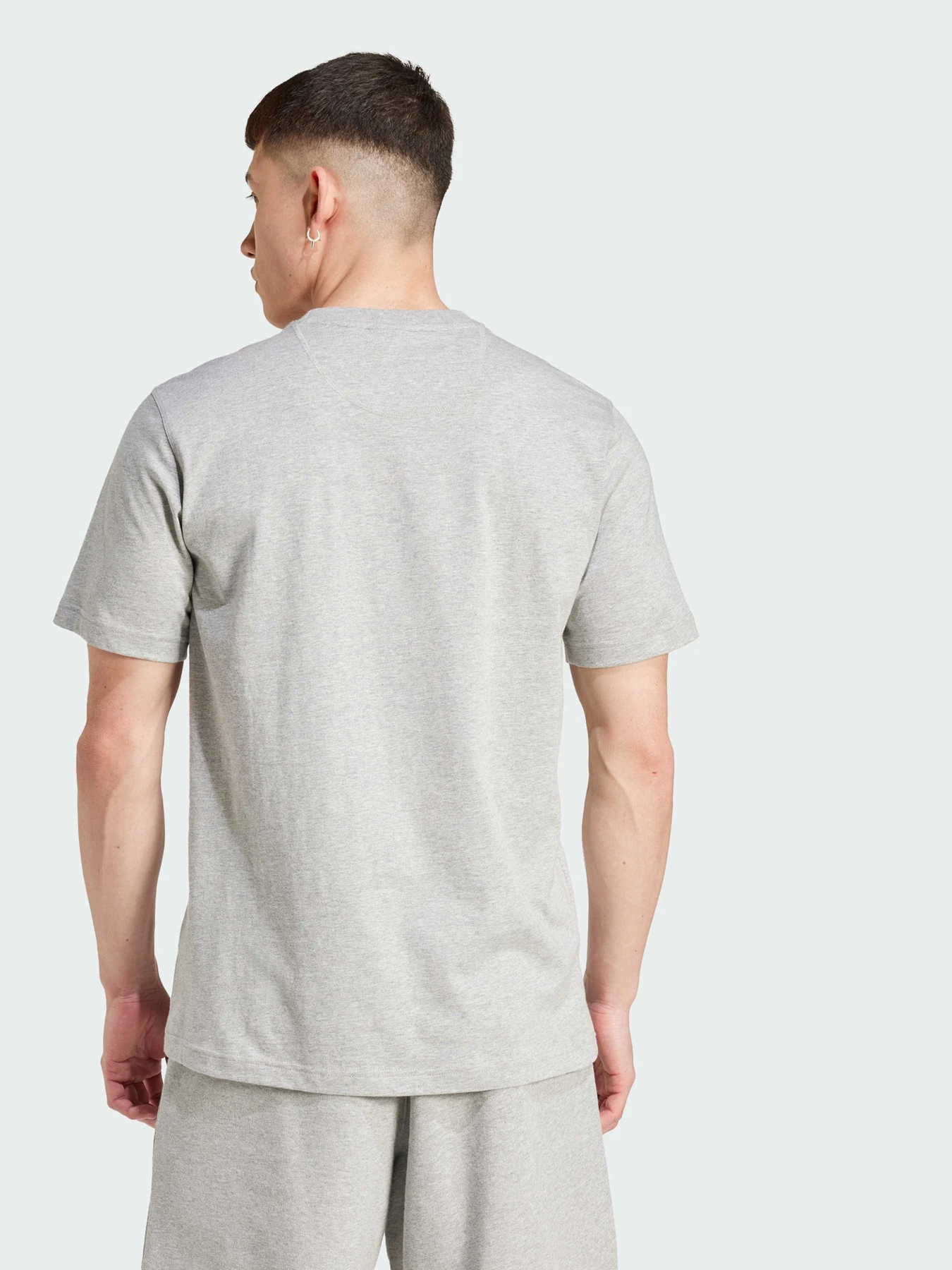 Футболки і поло Adidas модель IZ2096 Футболки і поло Adidas модель IZ2096 Фото
