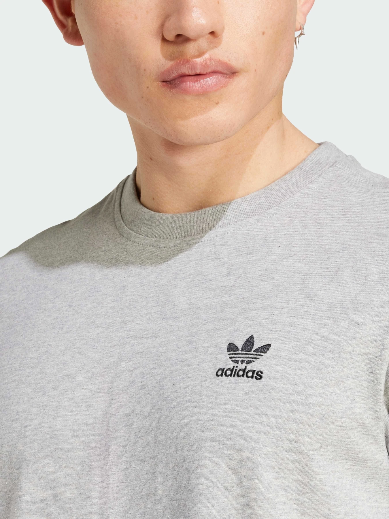 Футболки і поло Adidas модель IZ2096 Футболки і поло Adidas модель IZ2096 Фото