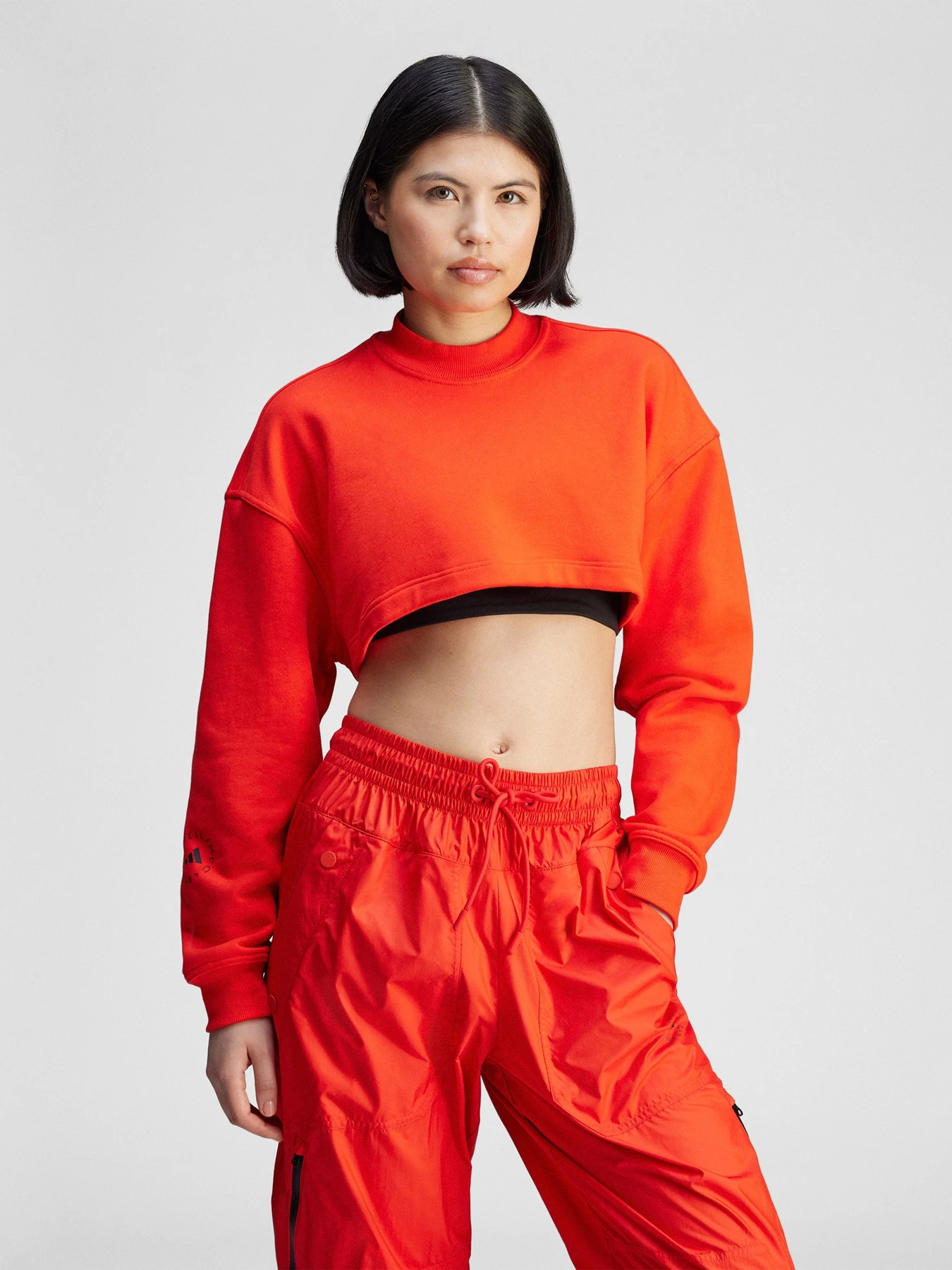 Худі та світшоти Adidas модель JJ2574 Худі та світшоти Adidas модель JJ2574 Фото