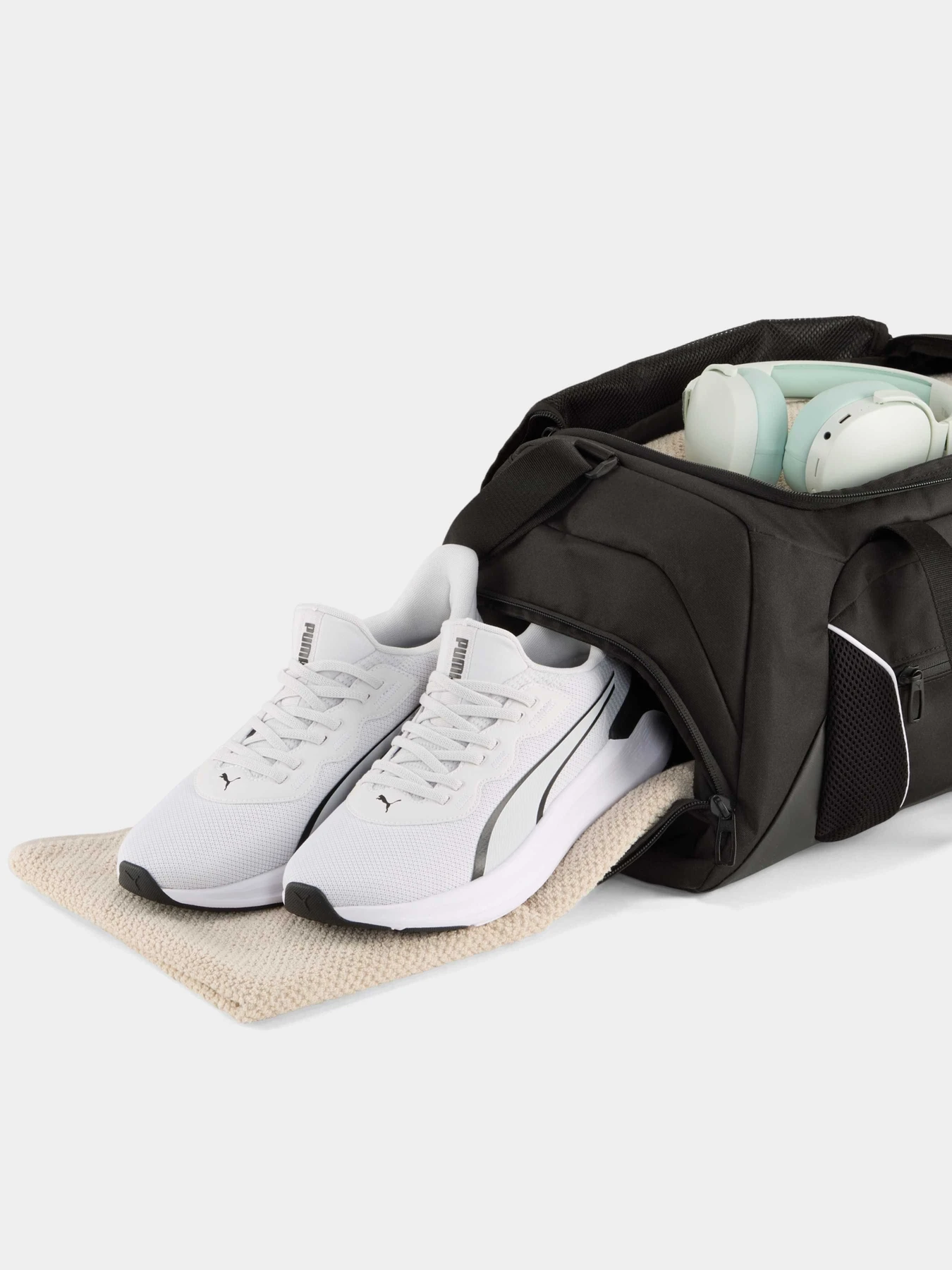 Сумки PUMA Bmw Mms Duffle Bag модель 091614 Сумки PUMA Bmw Mms Duffle Bag модель 091614 Фото